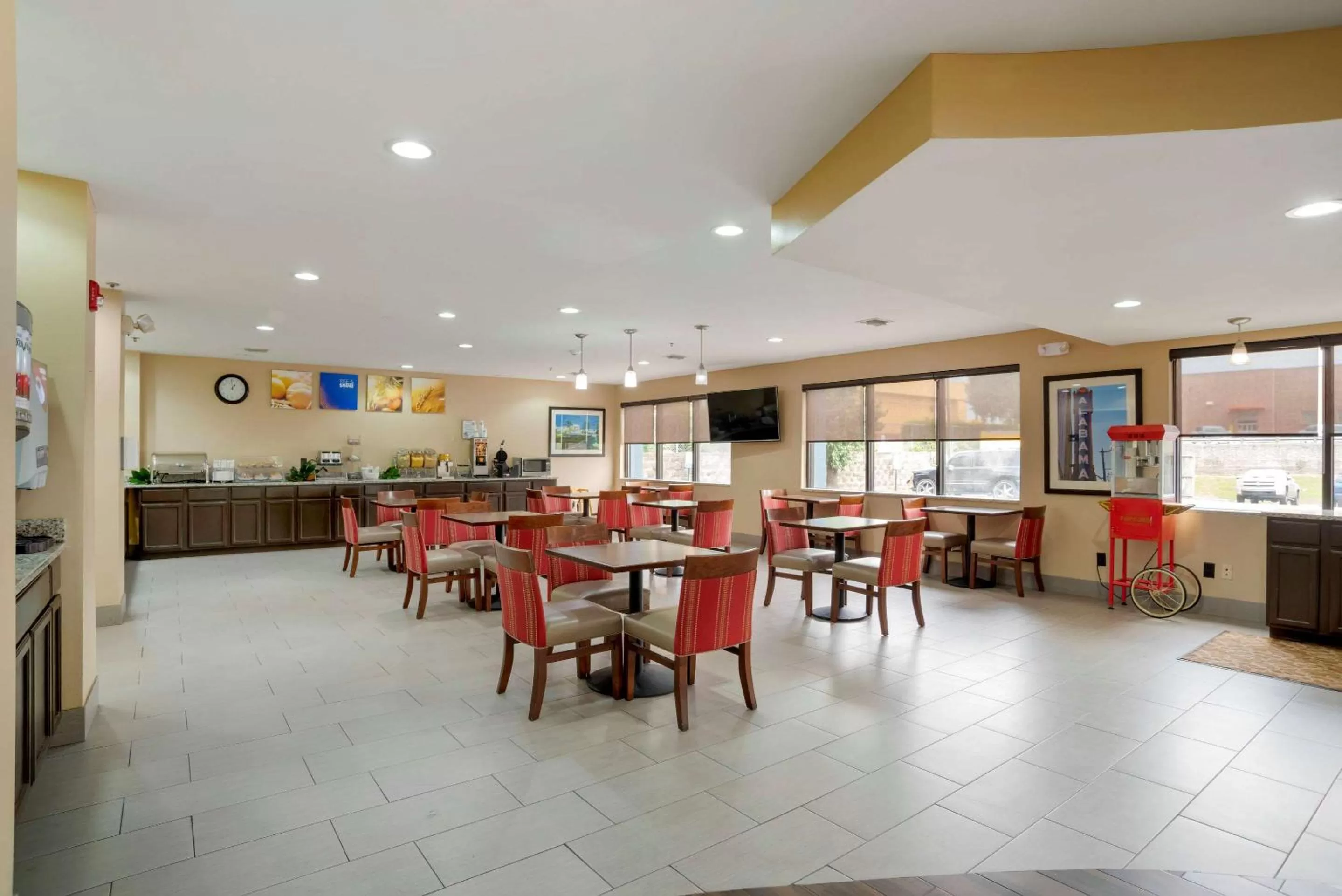 Restaurant/places to eat in Comfort Suites Fultondale I-65 near I-22