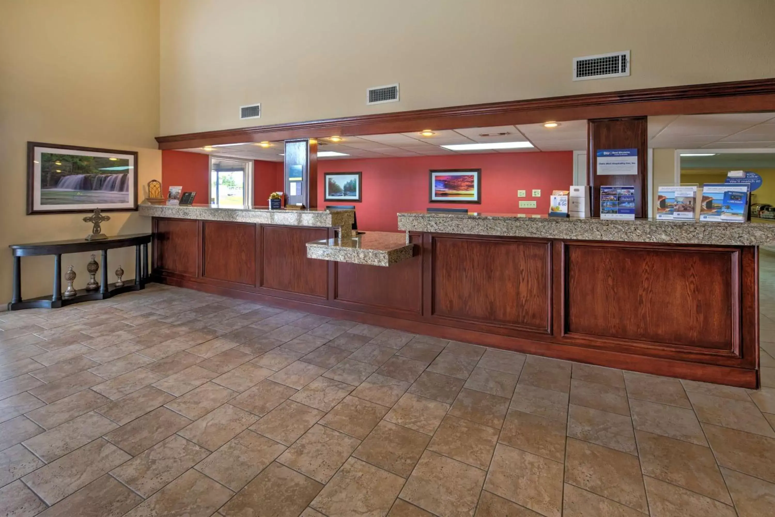 Lobby or reception in Best Western Inn Russellville