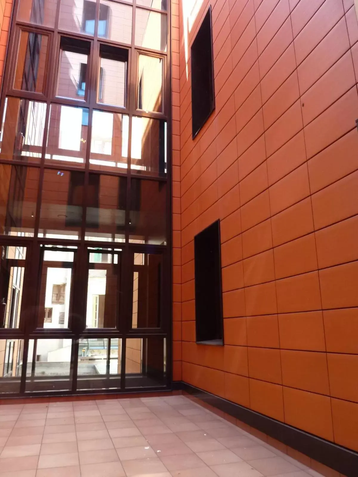 Facade/entrance in Barcelona House