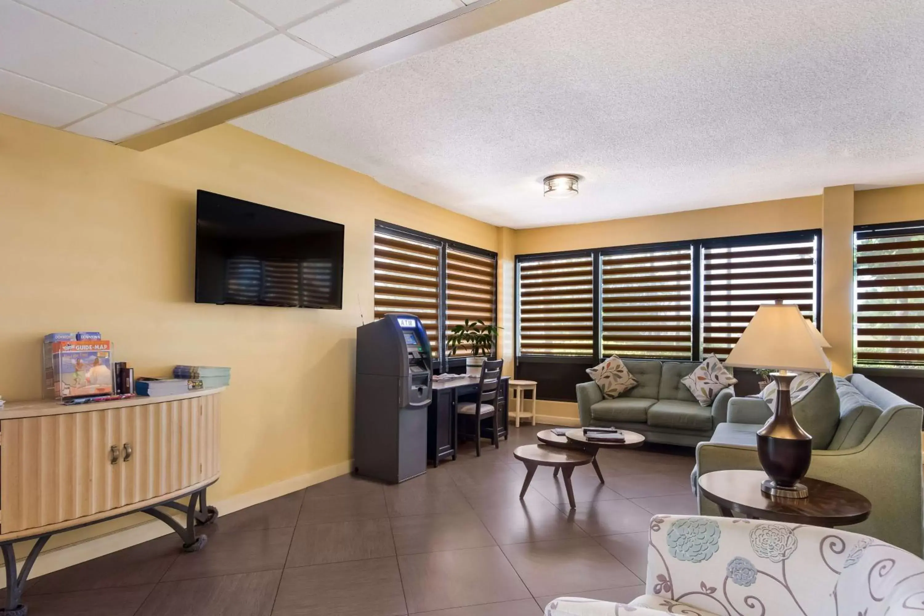 Lobby or reception, Seating Area in SureStay Hotel by Best Western St Pete Clearwater Airport