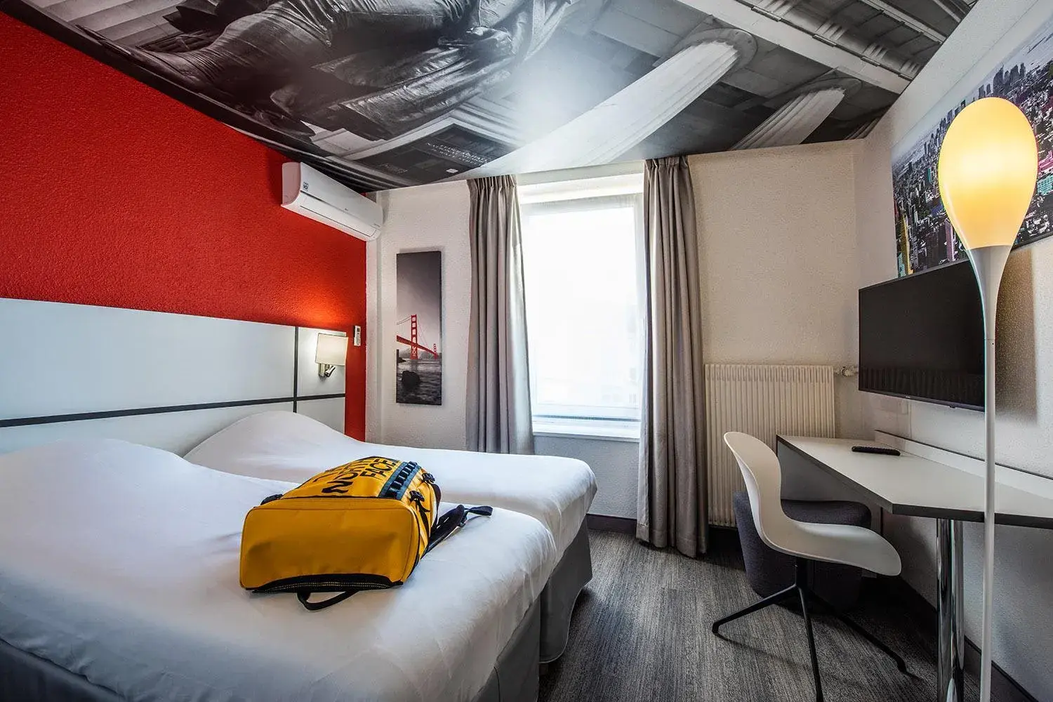 Property building, TV/Entertainment Center in Ibis Styles Strasbourg Centre Gare