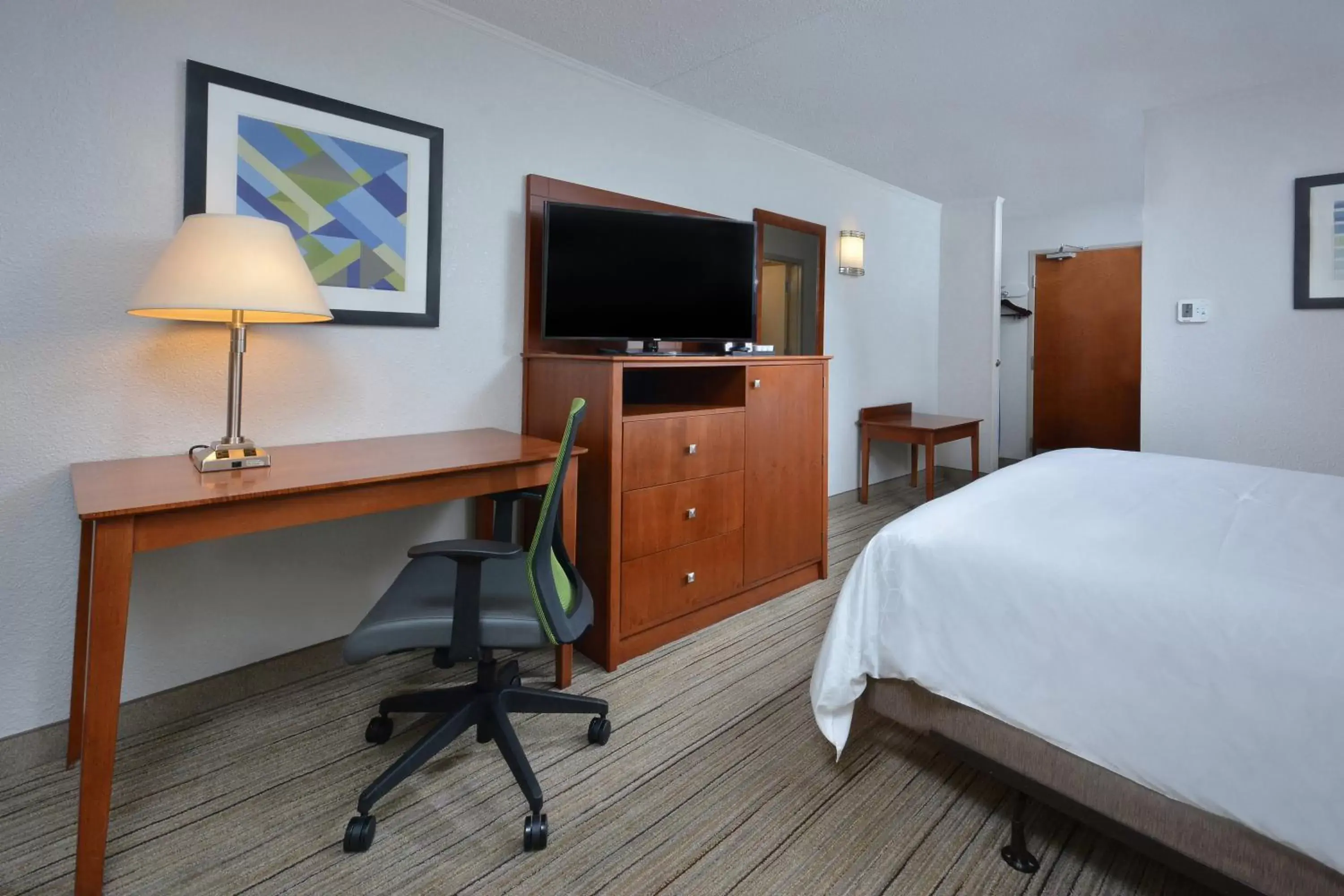 Photo of the whole room, TV/Entertainment Center in Holiday Inn Express Lynchburg, an IHG Hotel