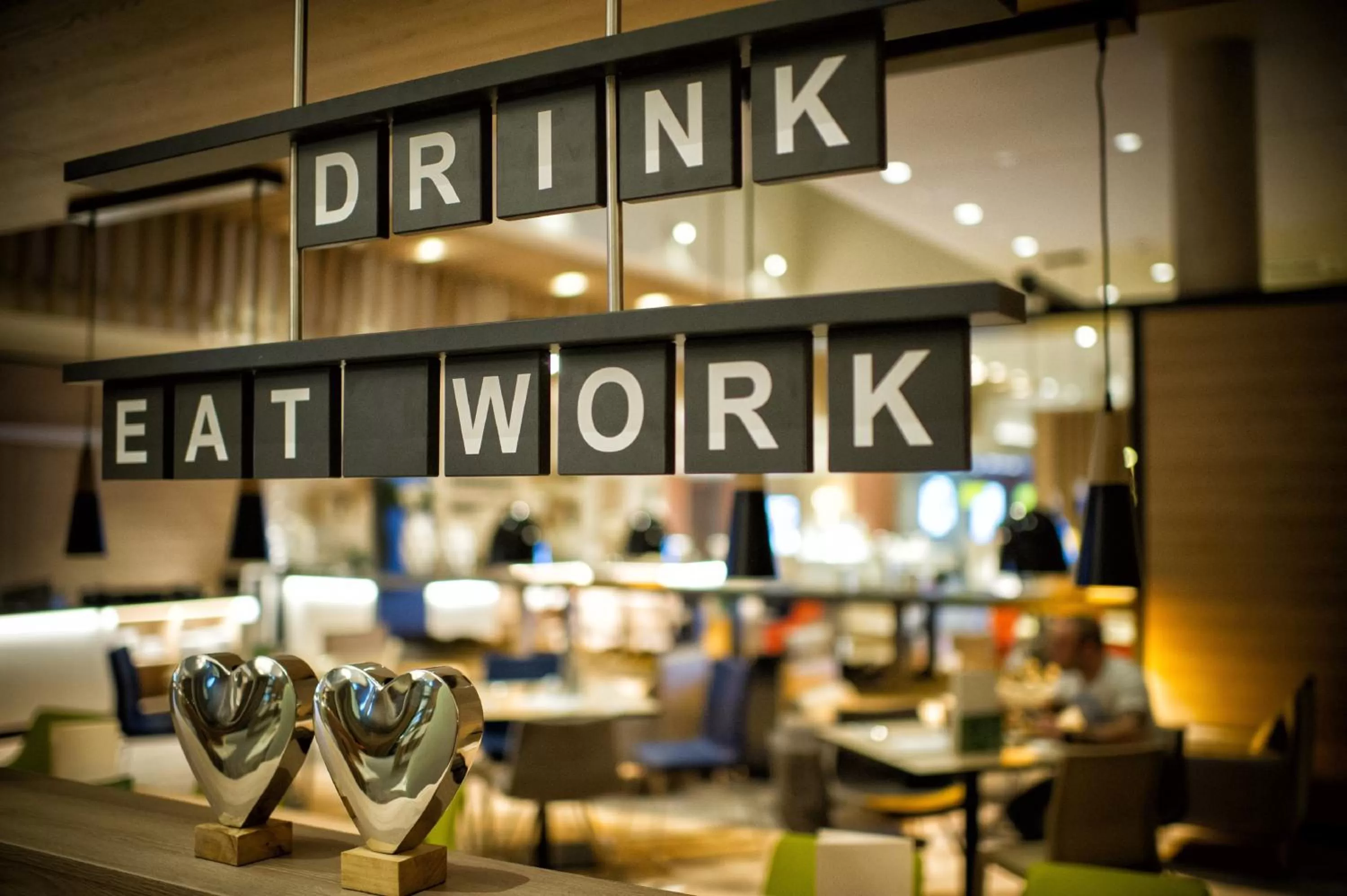 Restaurant/places to eat in Holiday Inn Frankfurt Airport by IHG