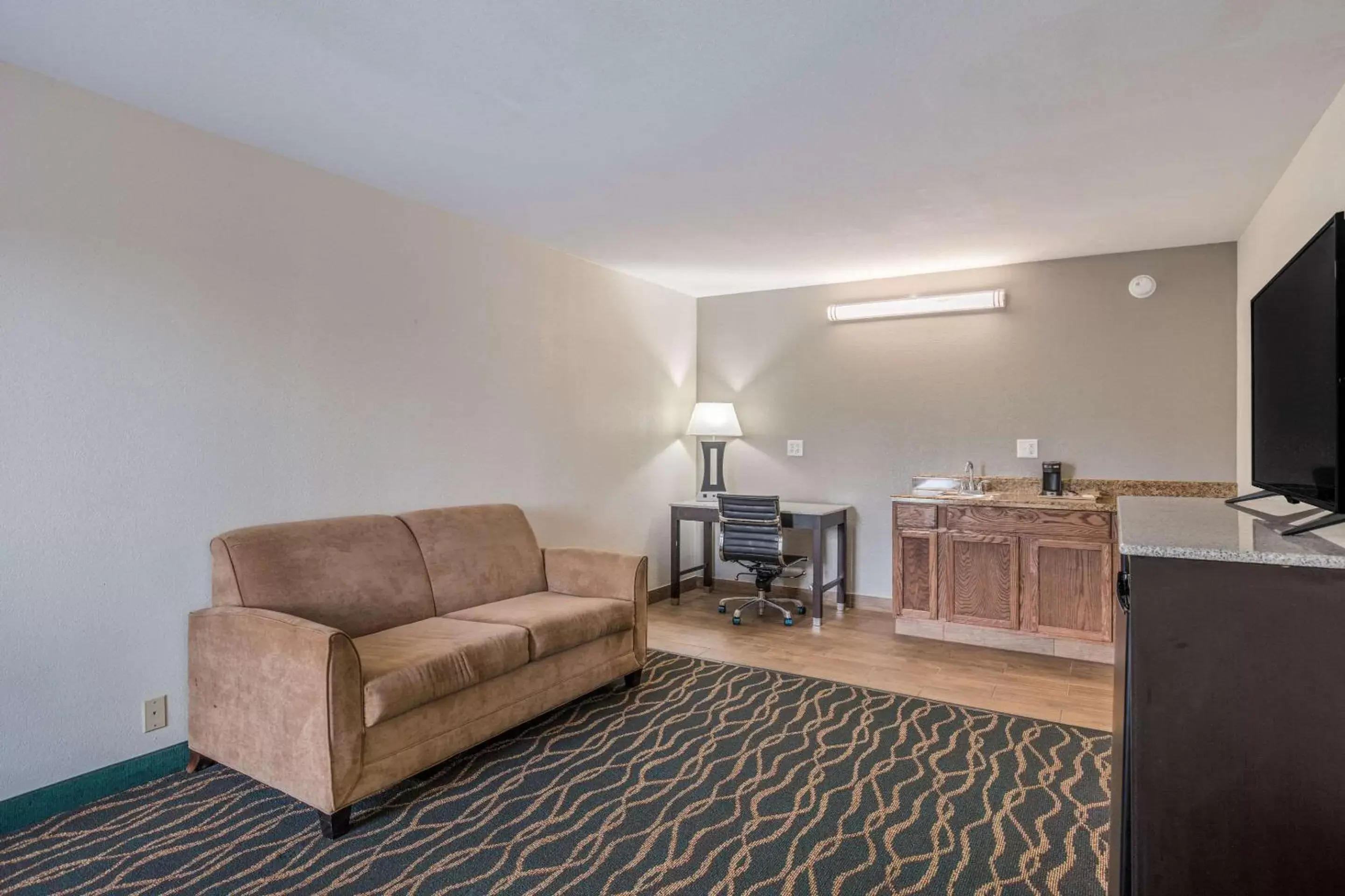 Photo of the whole room, Seating Area in Quality Inn & Suites Conference Center Thomasville