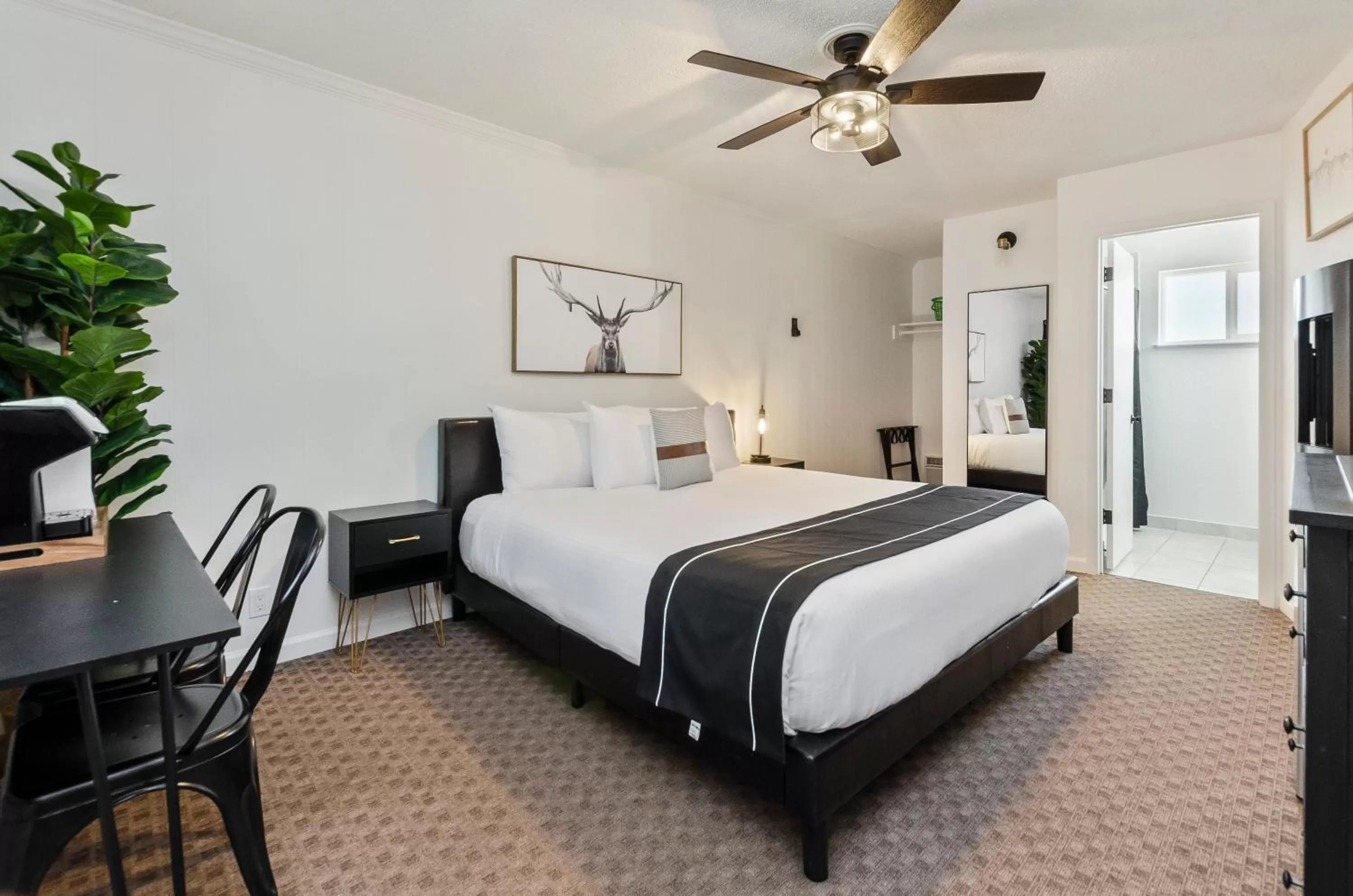 Bed in The Jeffrey Hotel