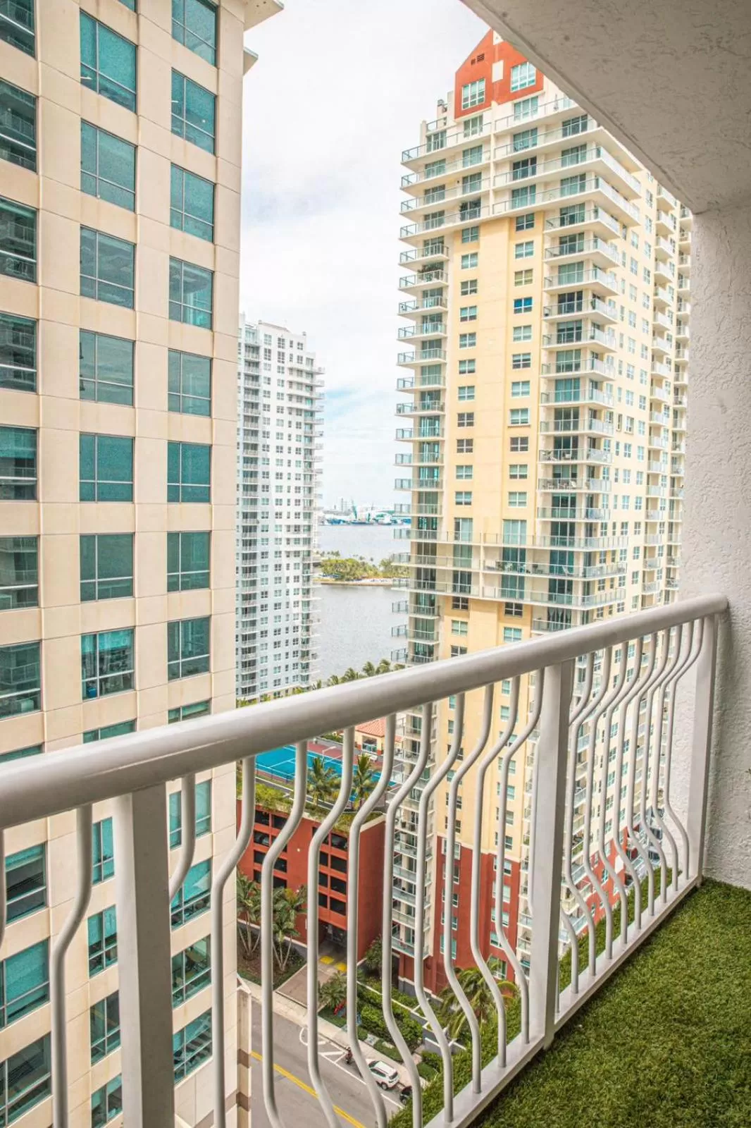 Balcony/Terrace in Modern and Luxurious Brickell Studio