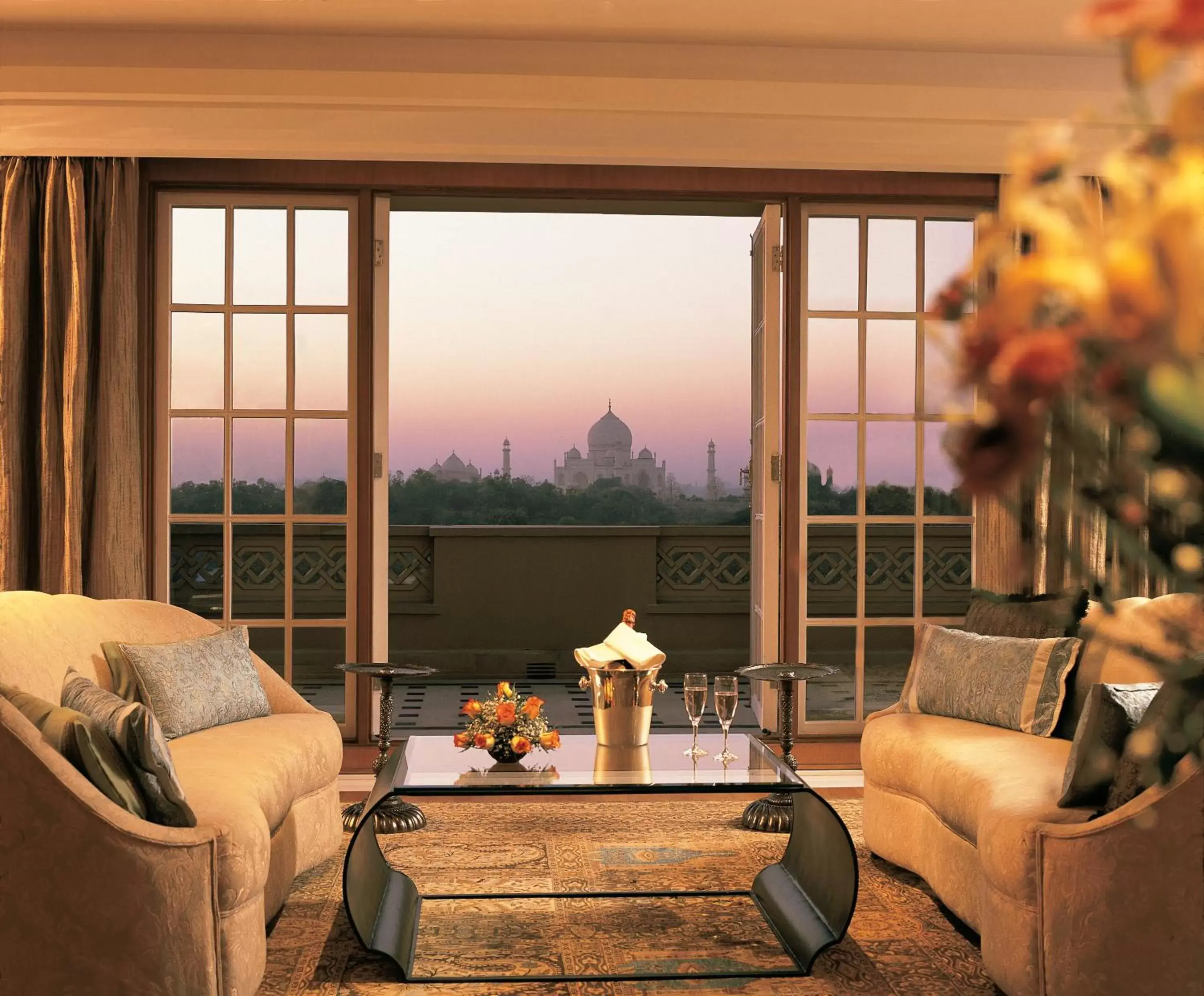 Landmark view, Seating Area in The Oberoi Amarvilas Agra