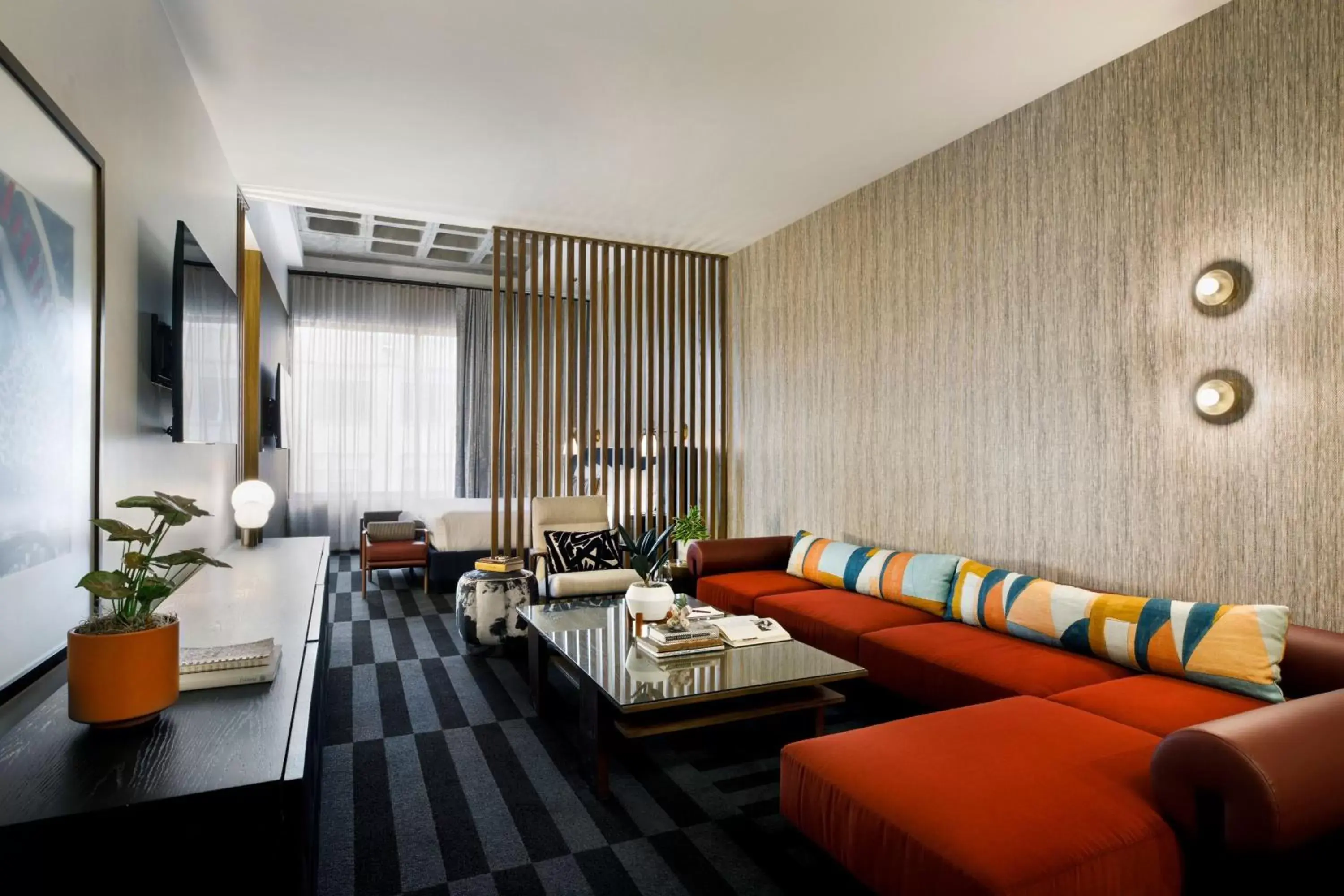 Lounge or bar in Hotel Indy, Indianapolis, a Tribute Portfolio Hotel Lounge or bar in Hotel Indy, Indianapolis, a Tribute Portfolio Hotel