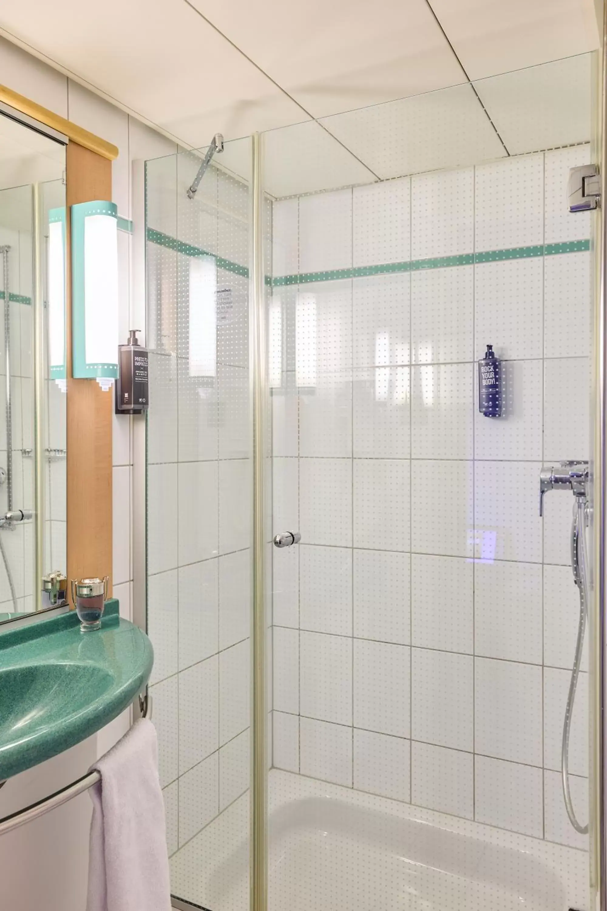 Bathroom in ibis Baar Zug