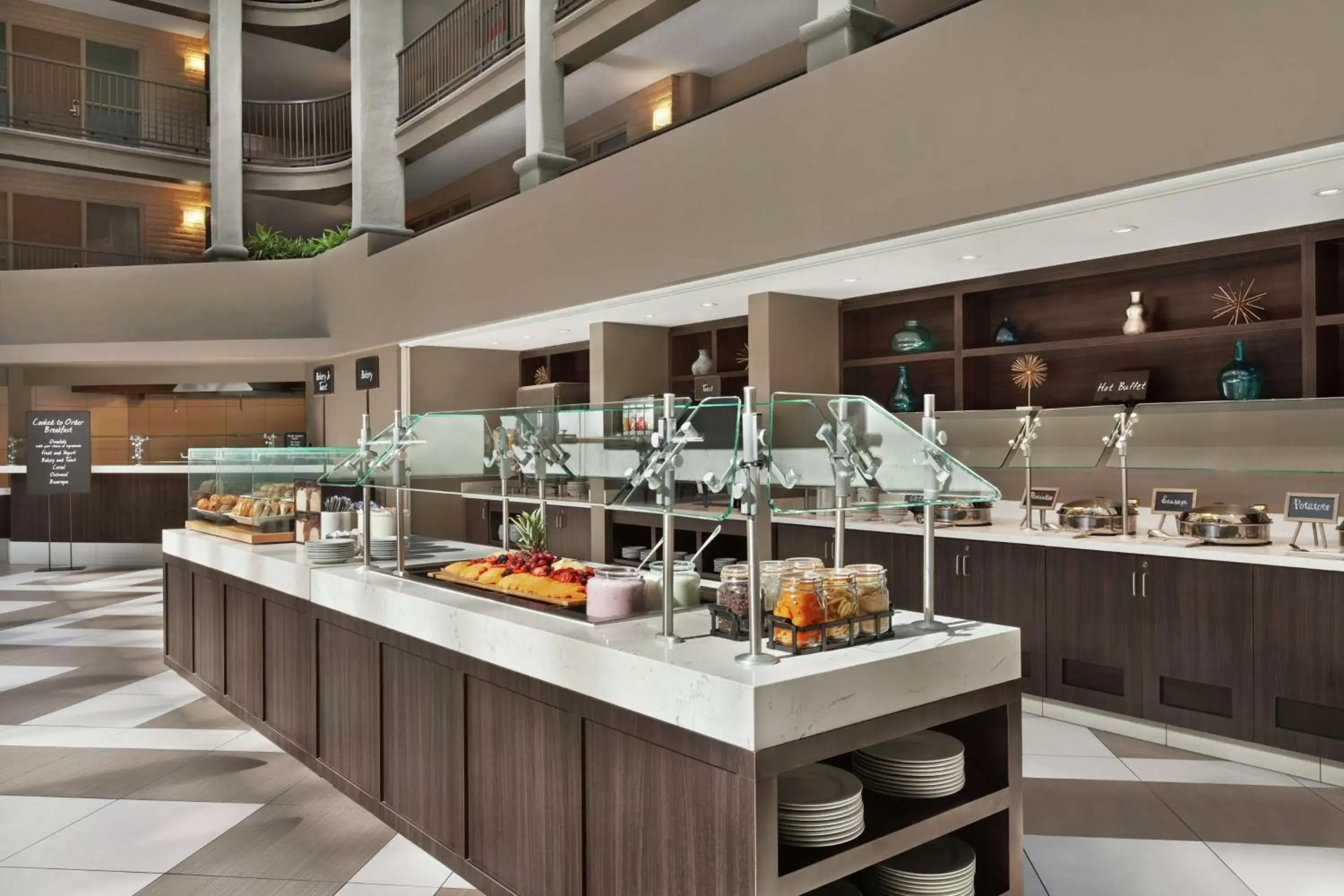 Breakfast, Restaurant/Places to Eat in Embassy Suites by Hilton Arcadia-Pasadena Area