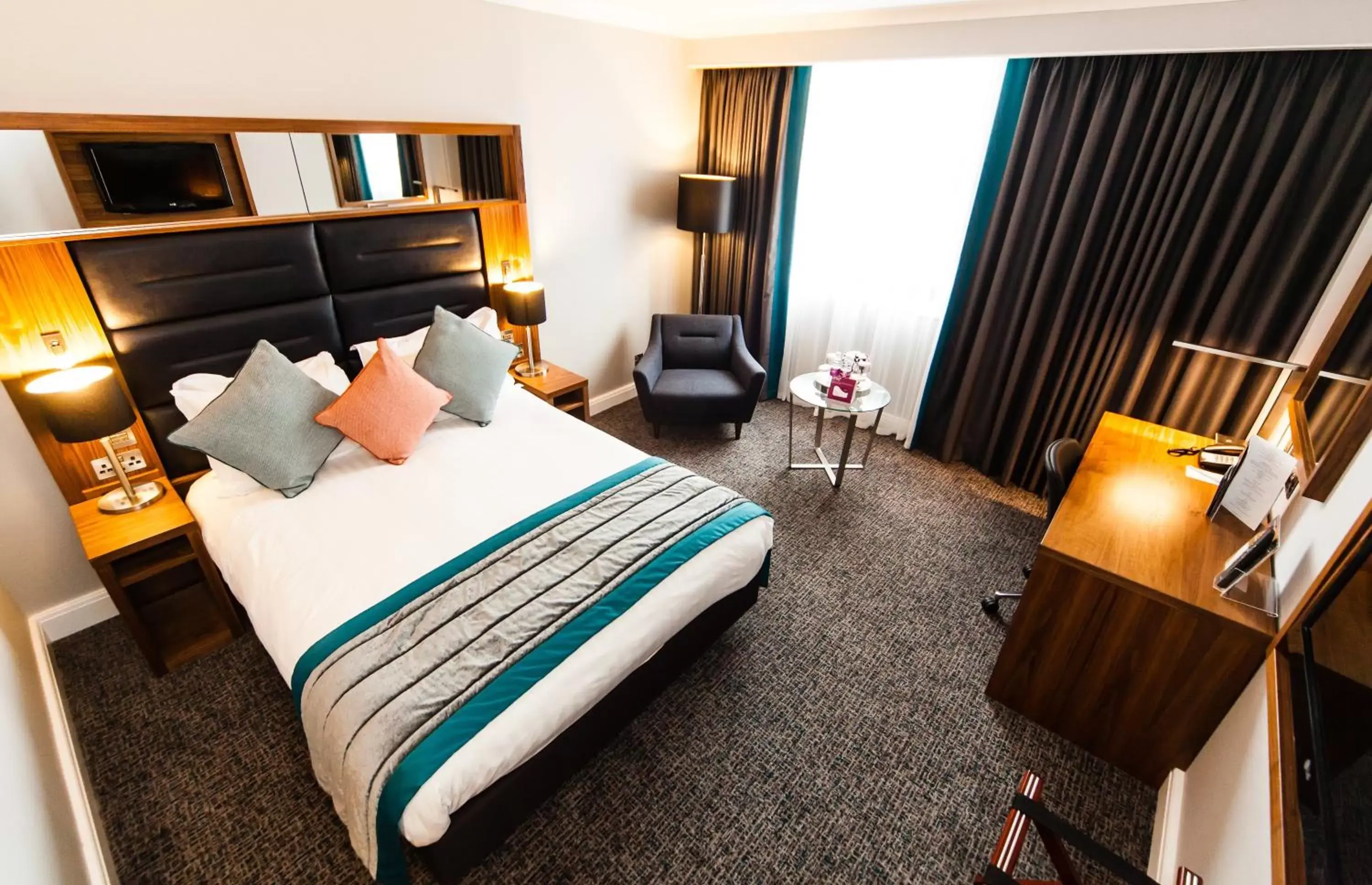 Photo of the whole room, Bed in Crowne Plaza Leeds, an IHG Hotel