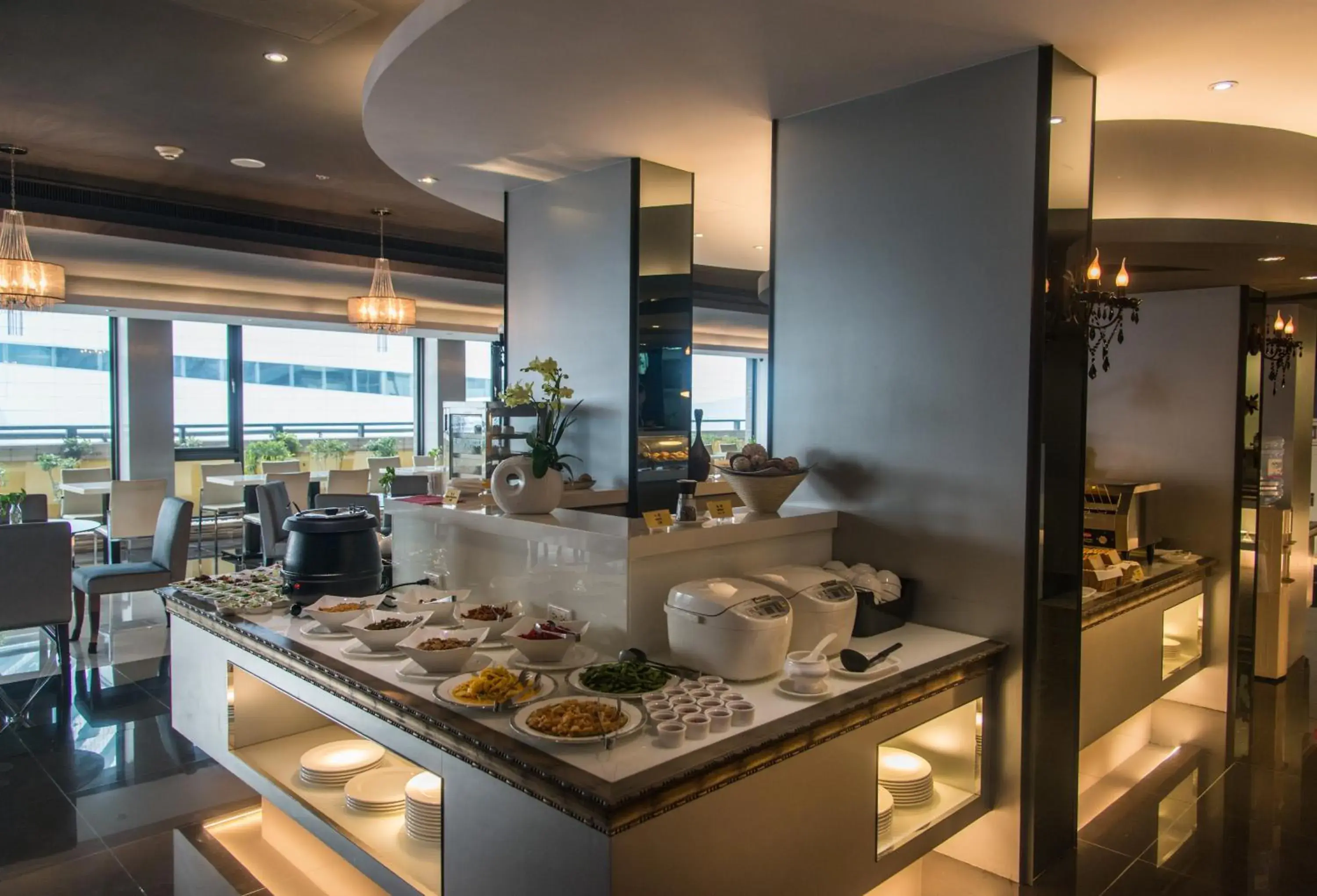 Restaurant/places to eat in Forward Hotel Nangang