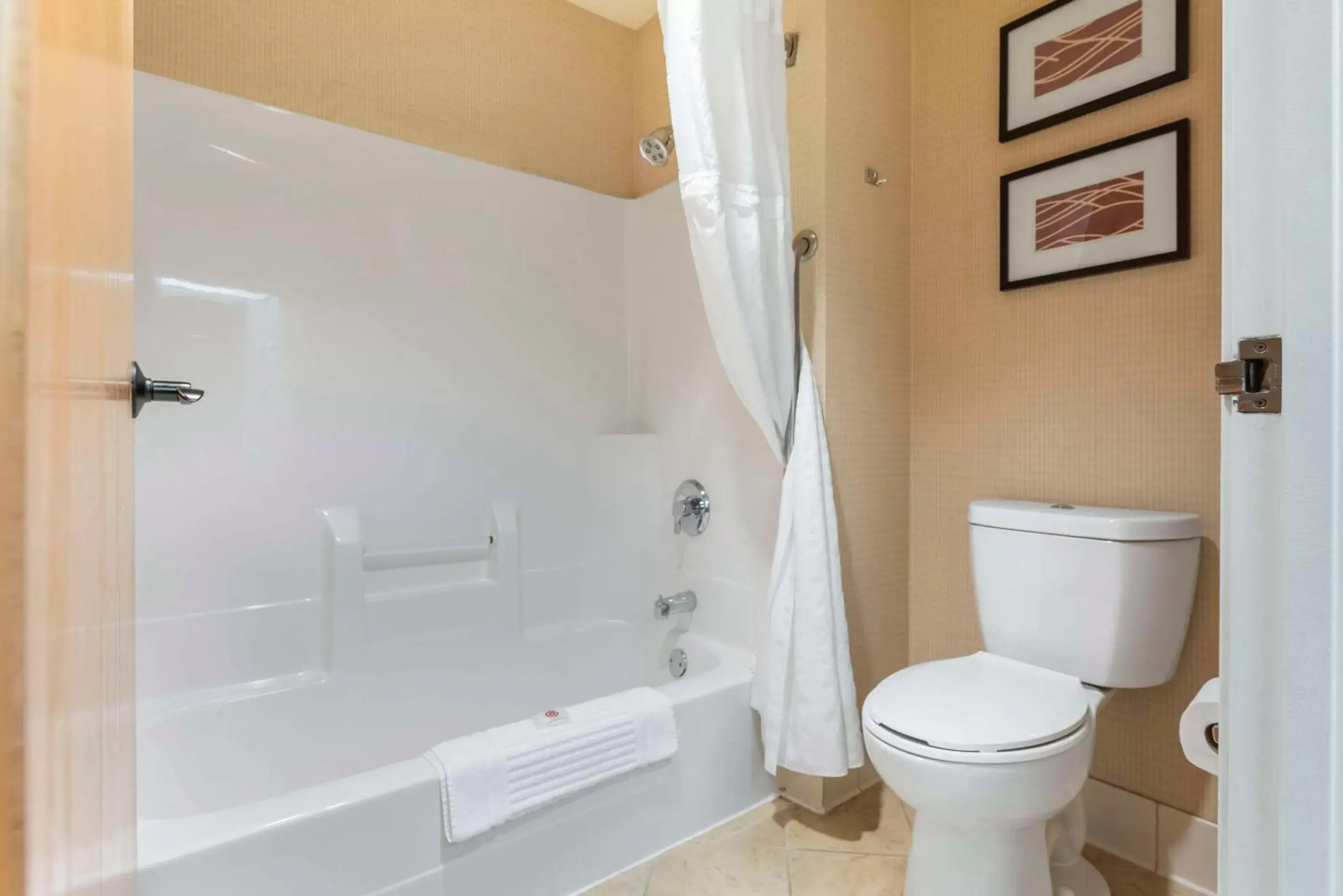 Bedroom, Bathroom in Comfort Inn & Suites Black River Falls I-94