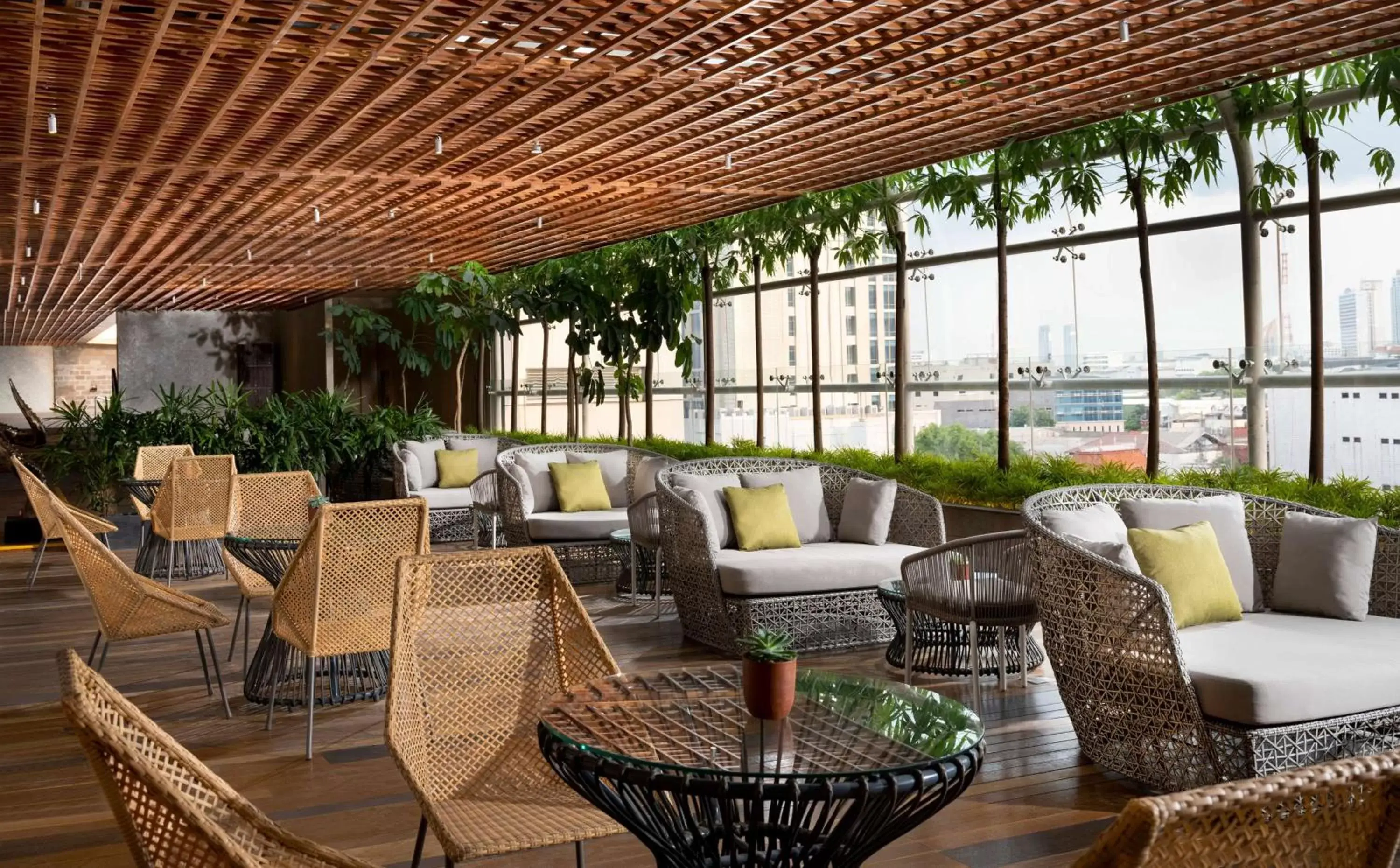 Property building in DoubleTree by Hilton Surabaya Property building in DoubleTree by Hilton Surabaya