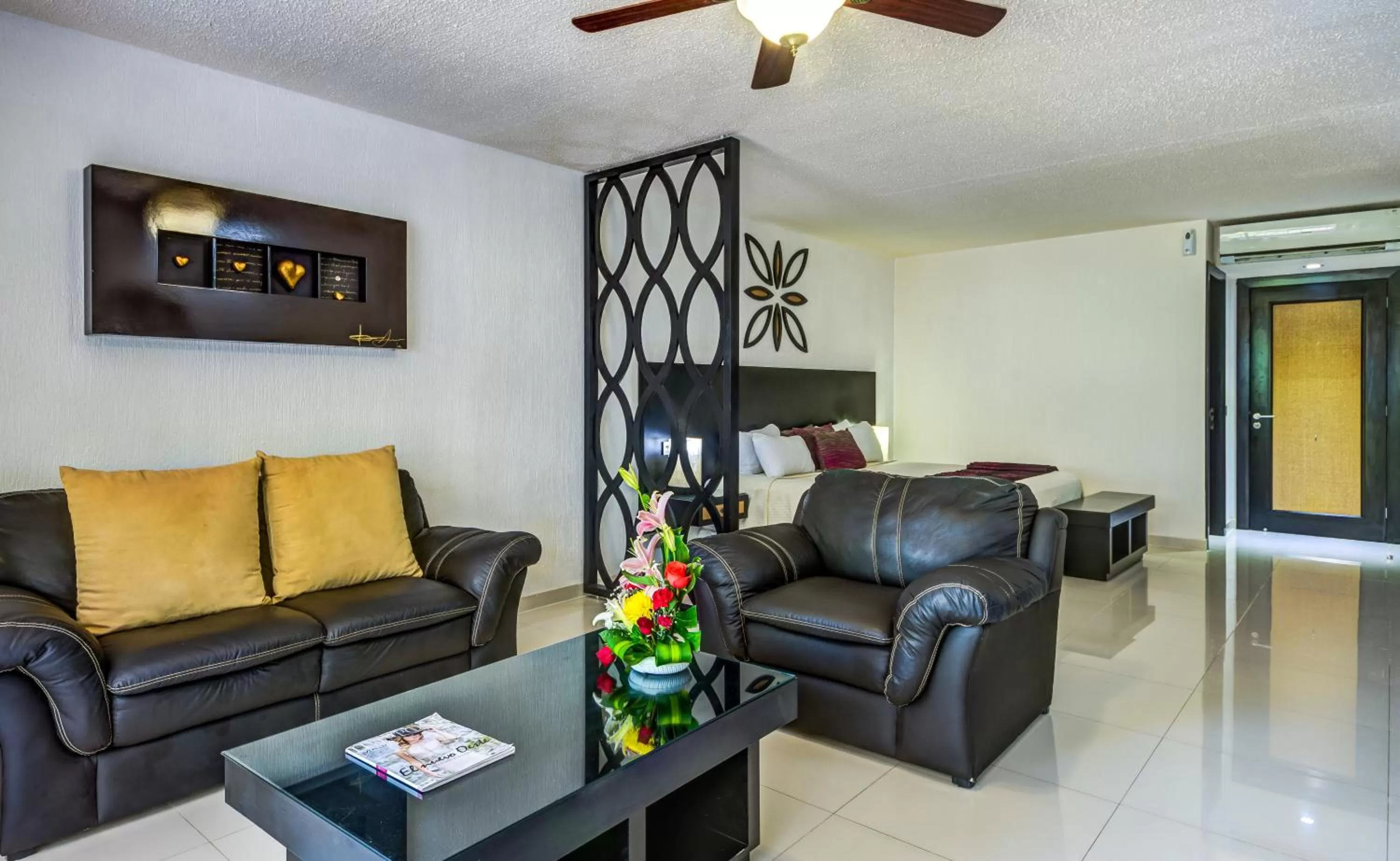 Dining area in Suites Corazon