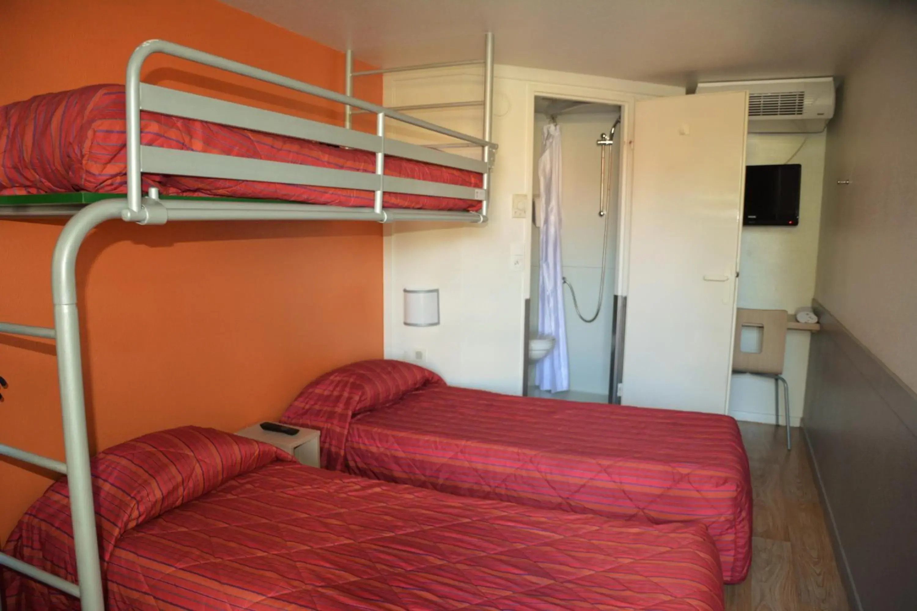 Bedroom, Bunk Bed in Premiere Classe Biarritz