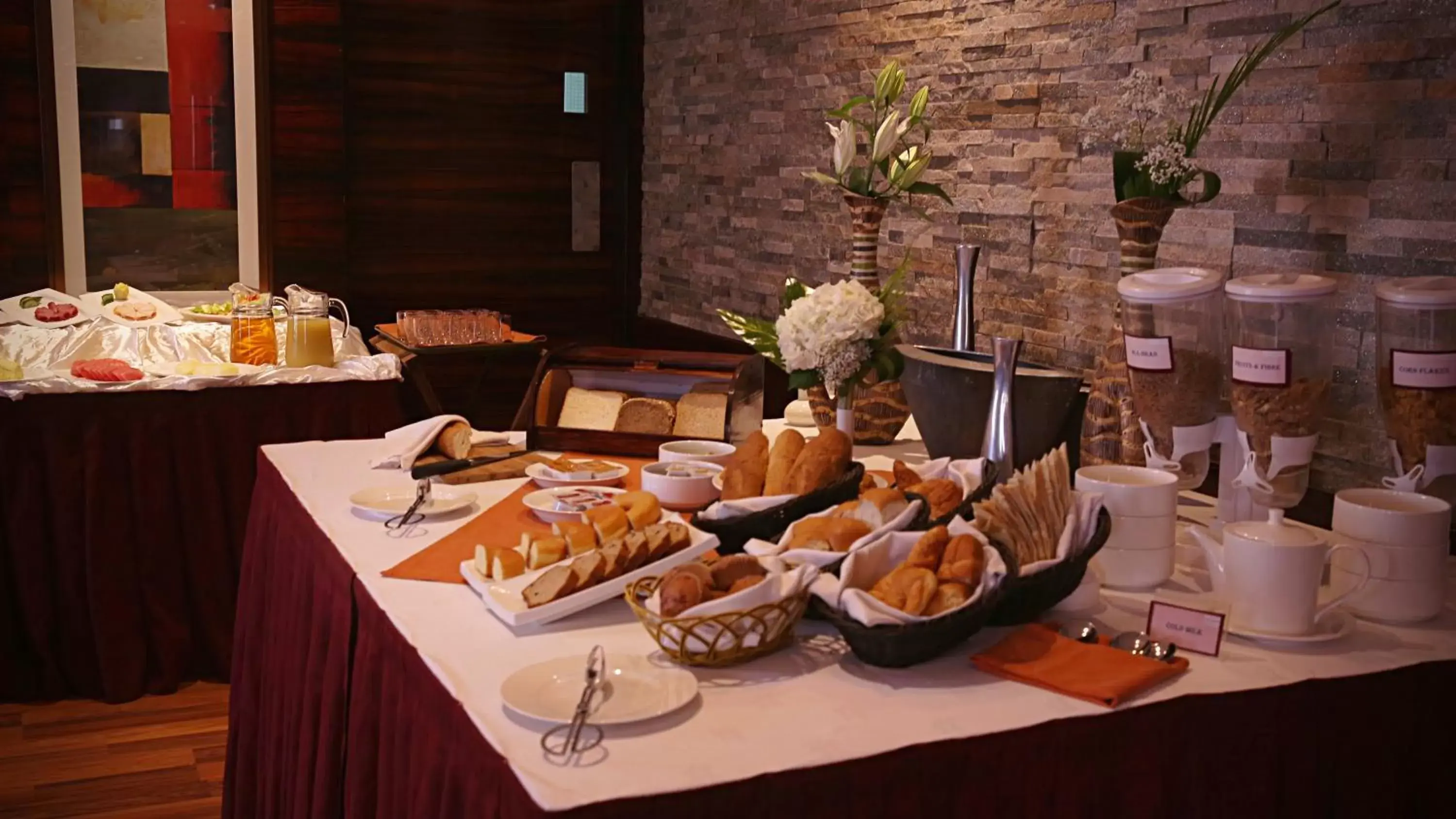 Restaurant/places to eat in The Eclipse Boutique Suites Restaurant/places to eat in The Eclipse Boutique Suites