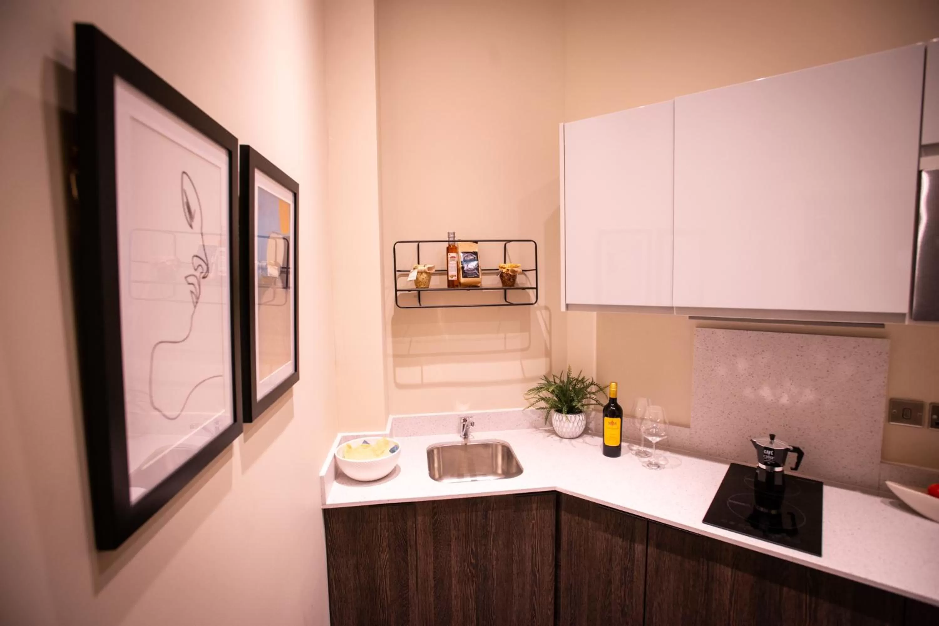 Kitchen or kitchenette in The Gresham Aparthotel