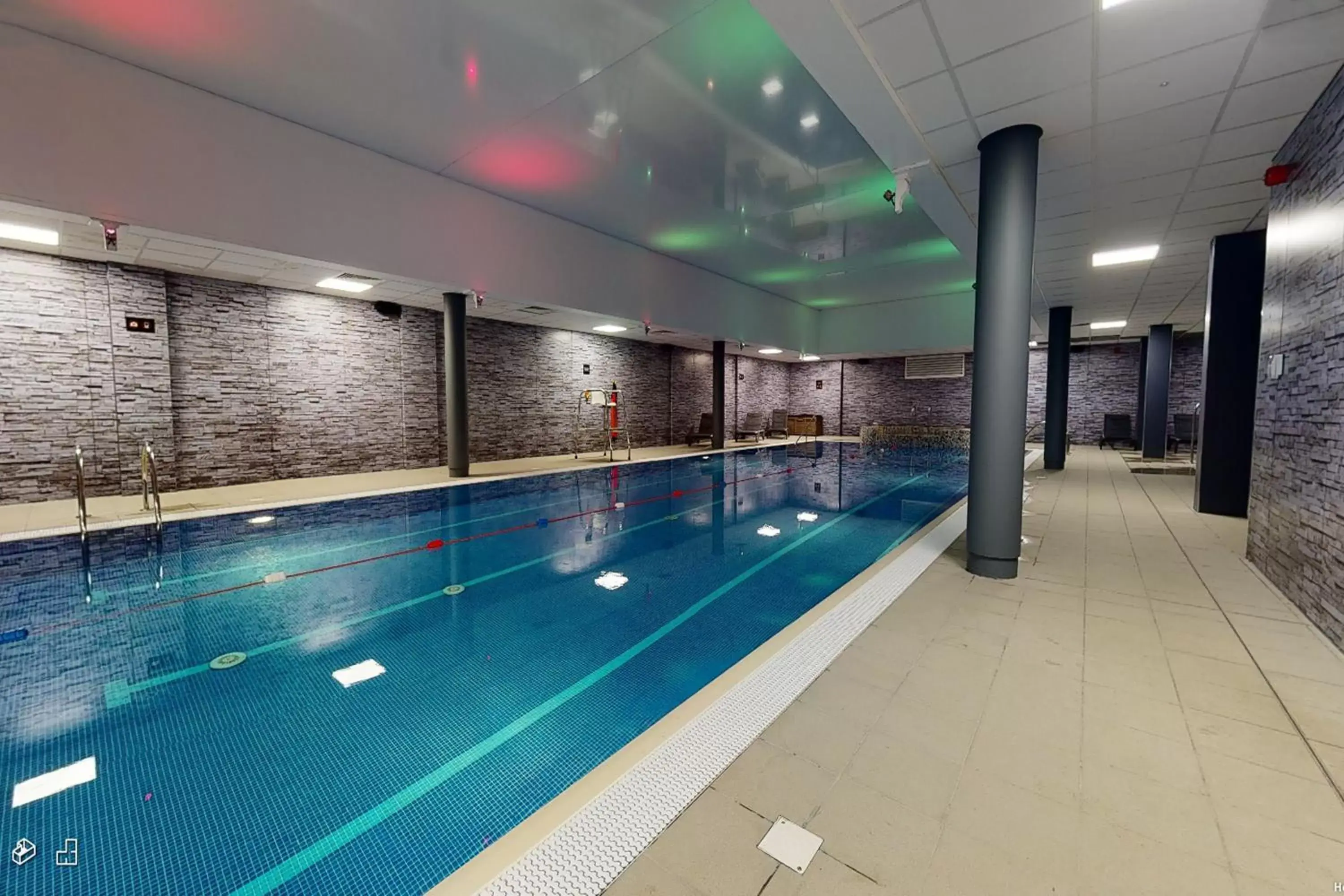 Swimming Pool in Village Hotel Bracknell