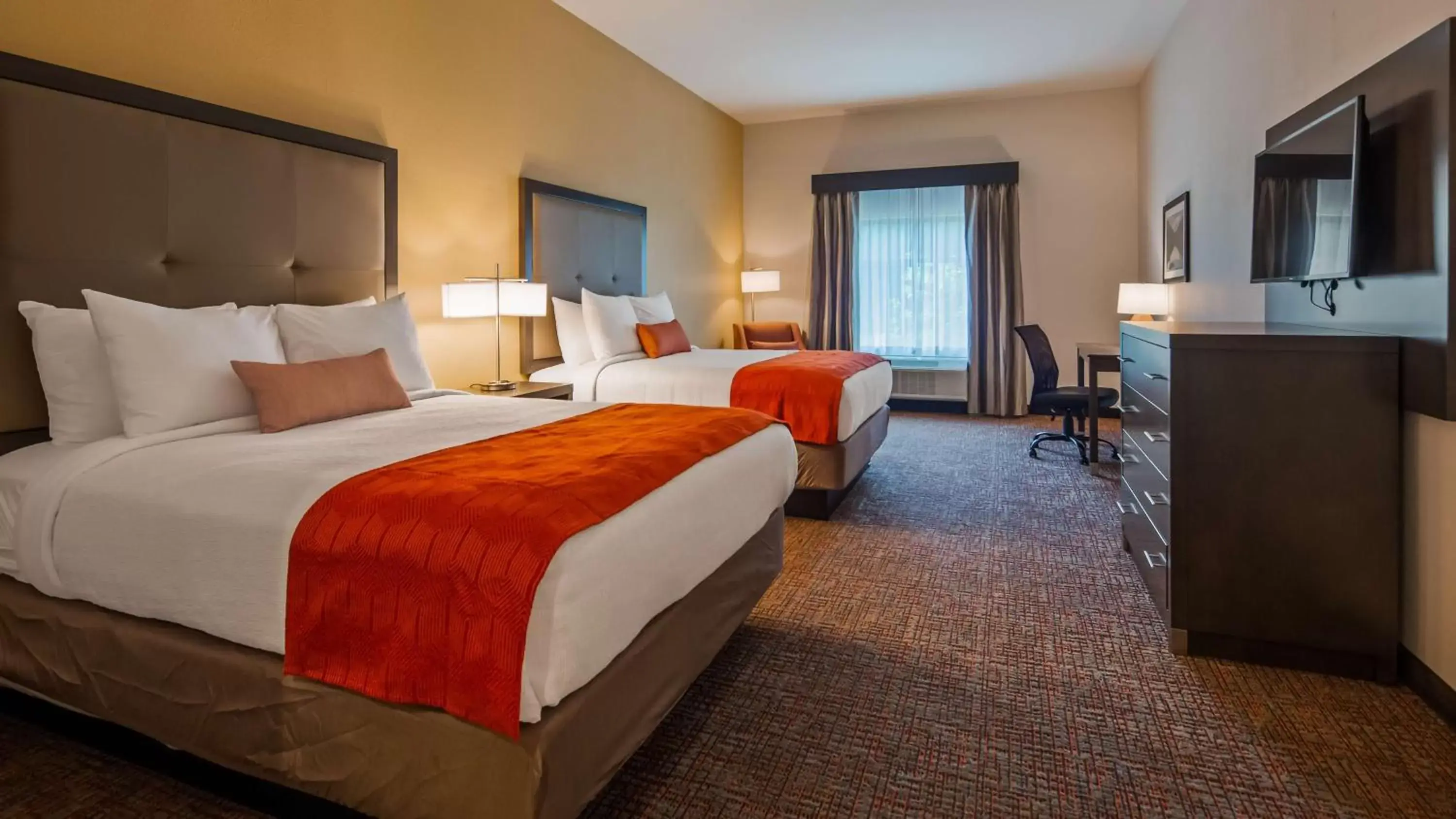 Standard Queen Room with Two Queen Beds in Best Western Plus Elizabethtown Inn & Suites Standard Queen Room with Two Queen Beds in Best Western Plus Elizabethtown Inn & Suites