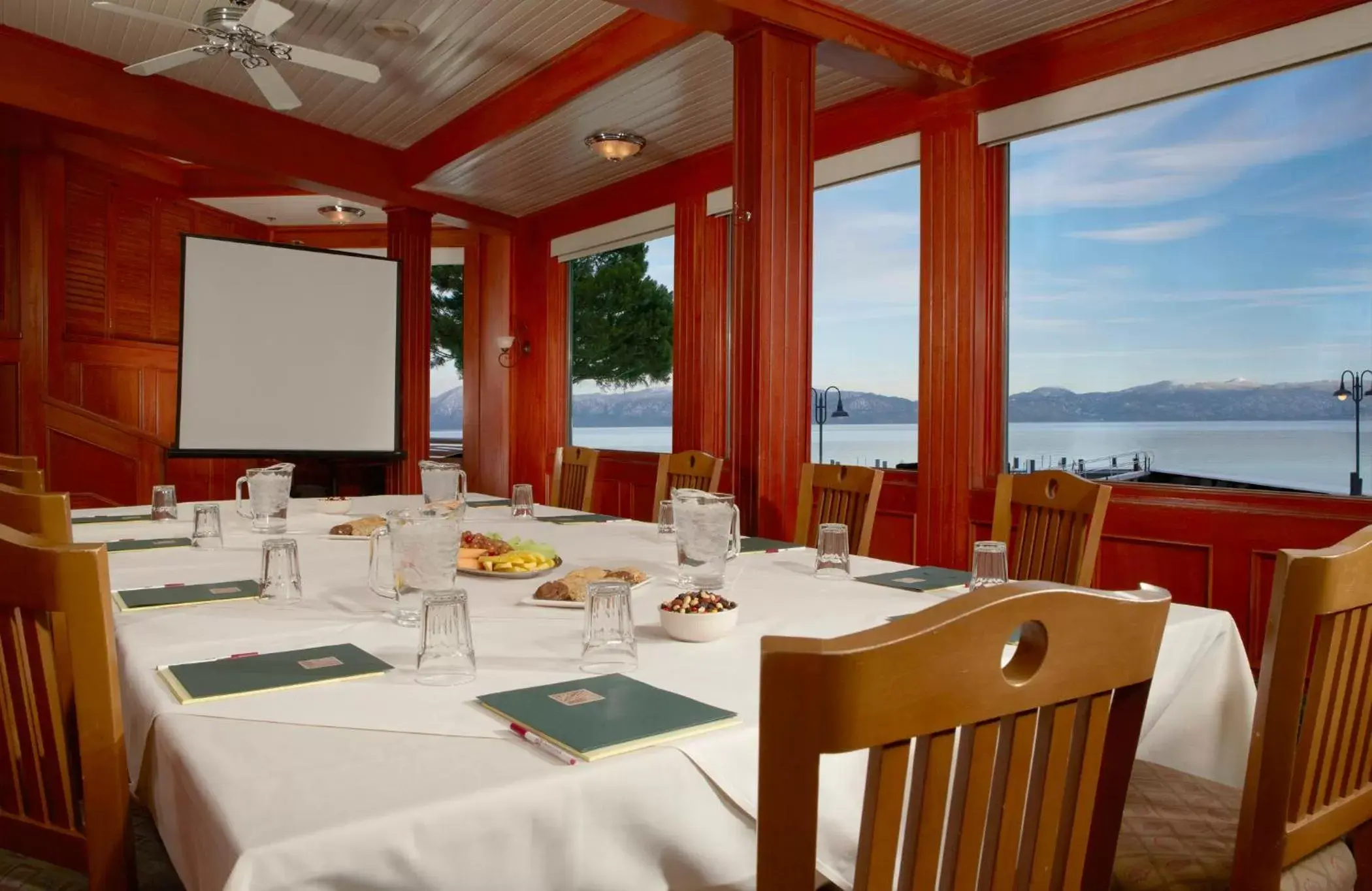 Restaurant/places to eat in Sunnyside Resort and Lodge Restaurant/places to eat in Sunnyside Resort and Lodge