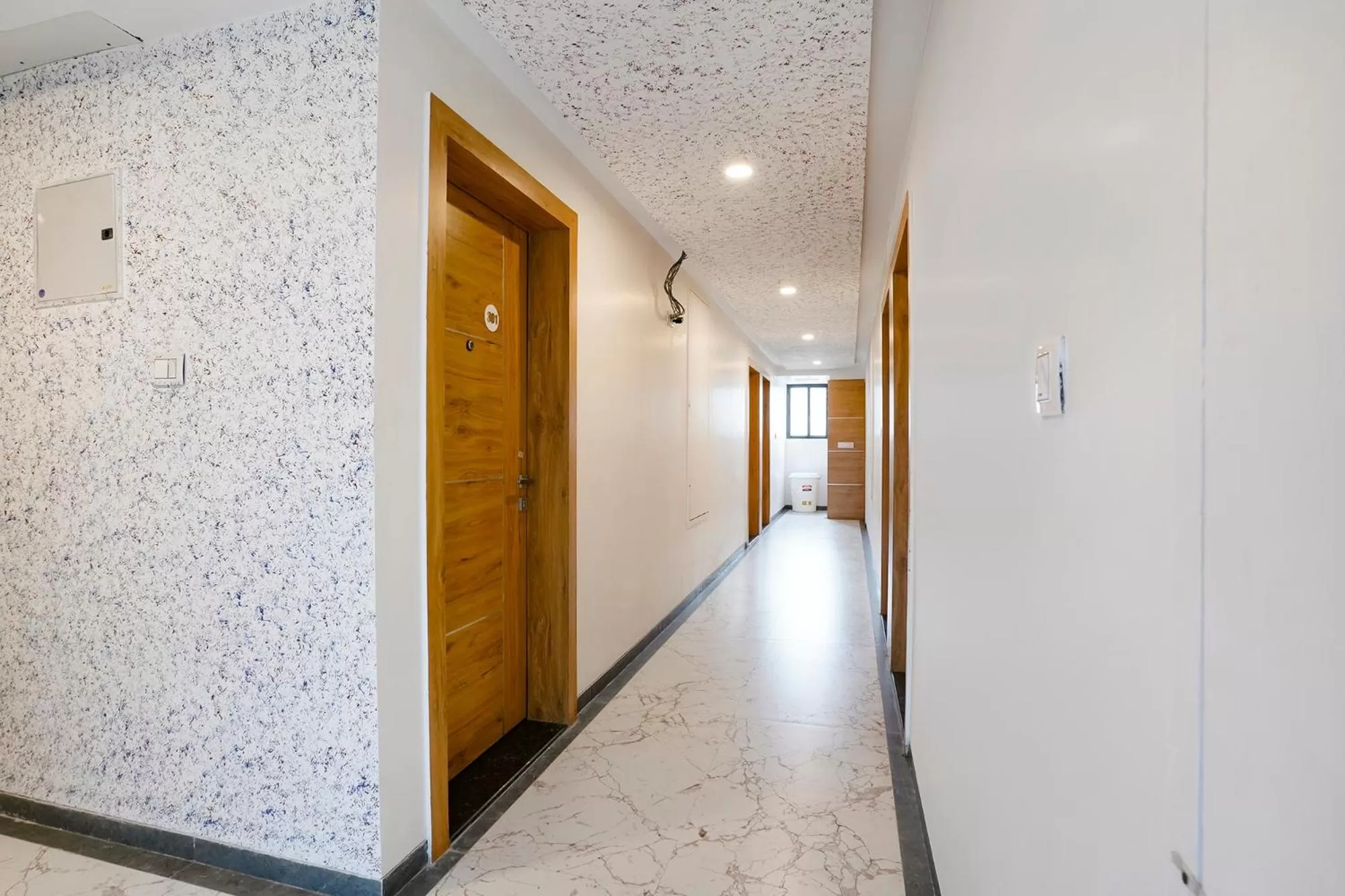 Lobby or reception in FabHotel Crystal Homes - nr Rajaram Bhiku stadium