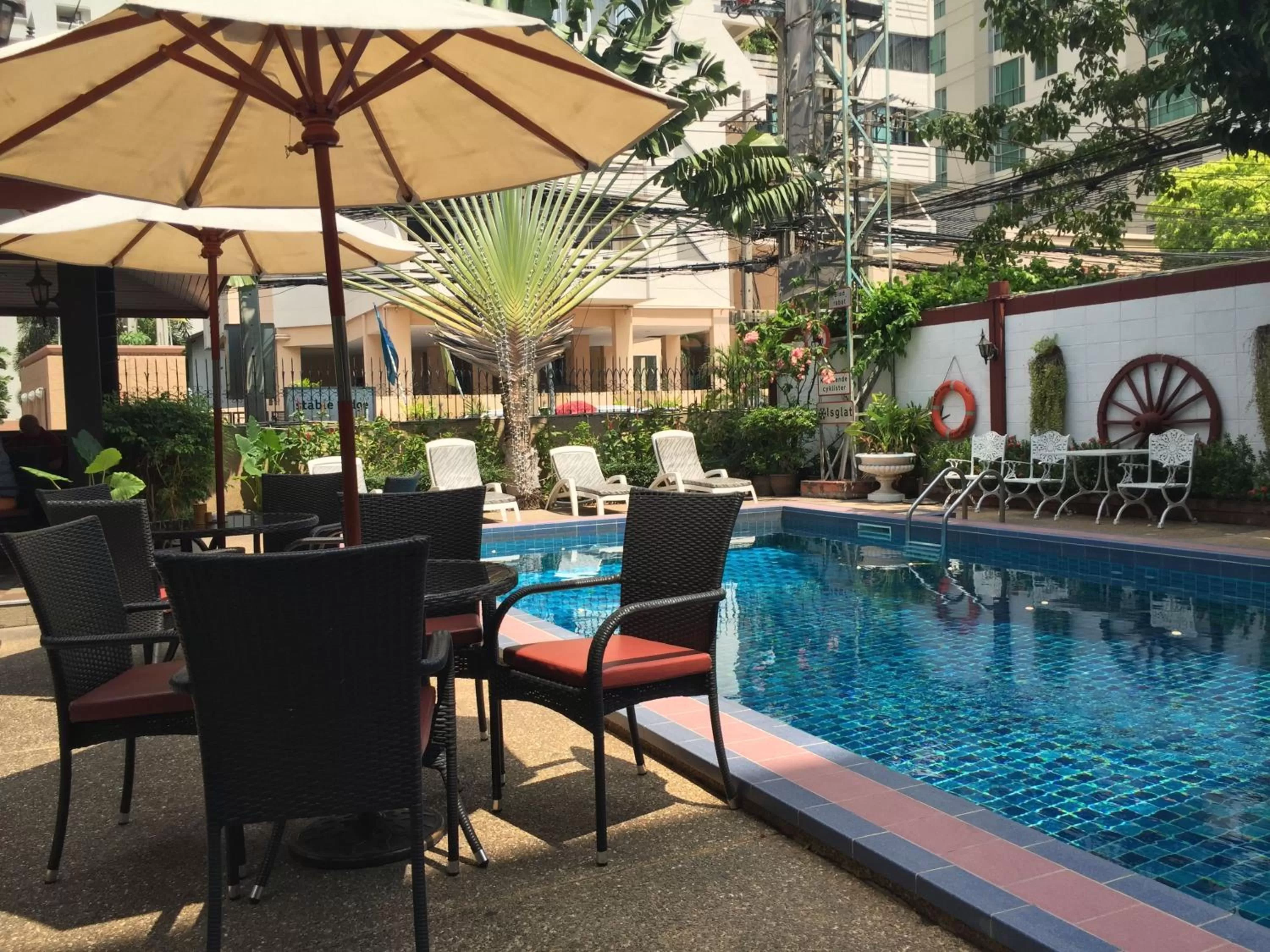 Restaurant/places to eat in Stable Lodge - SHA Certified