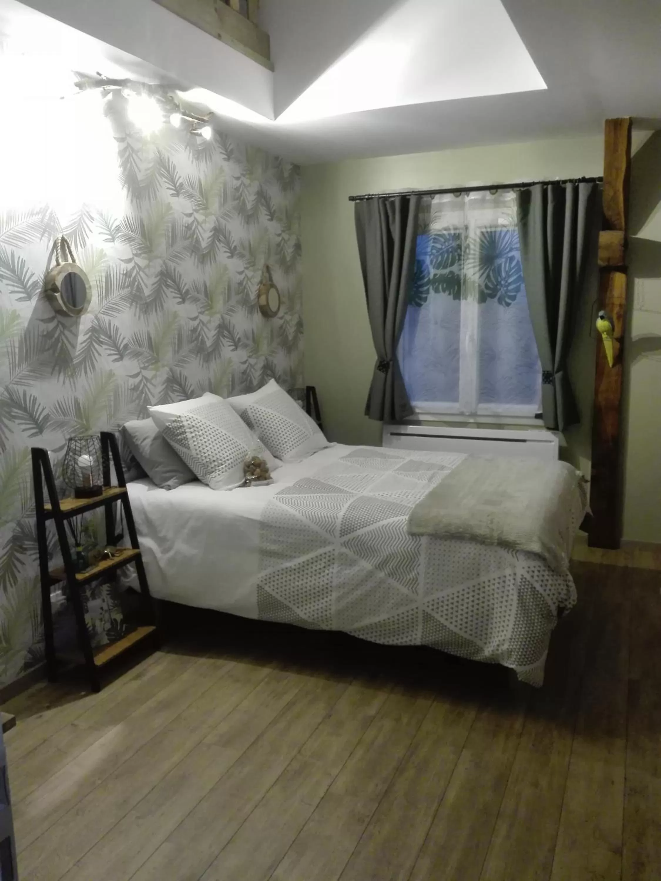 Bedroom, Bed in Le clos du mont César