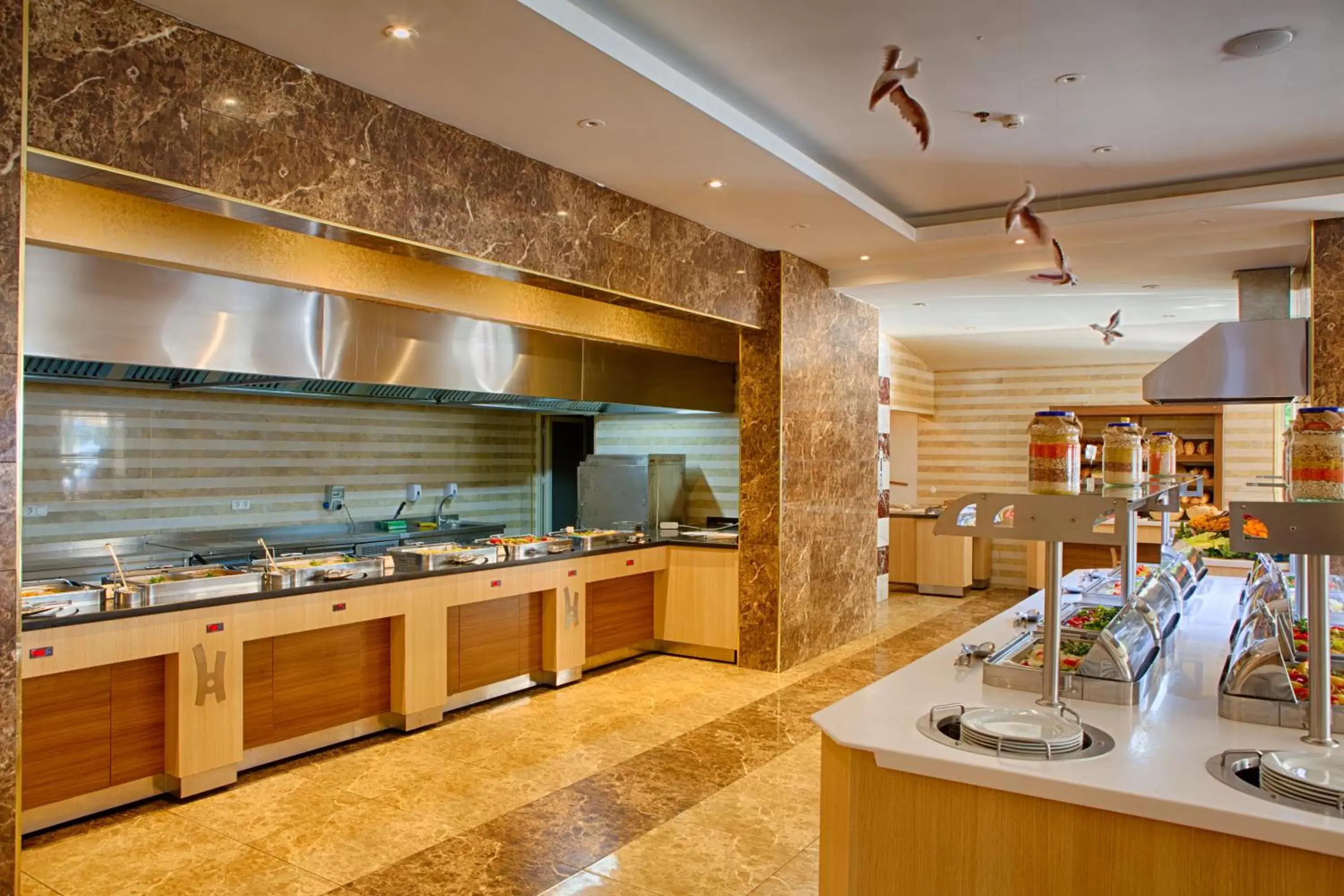 Restaurant/places to eat, Kitchen/Kitchenette in Kahya Hotel