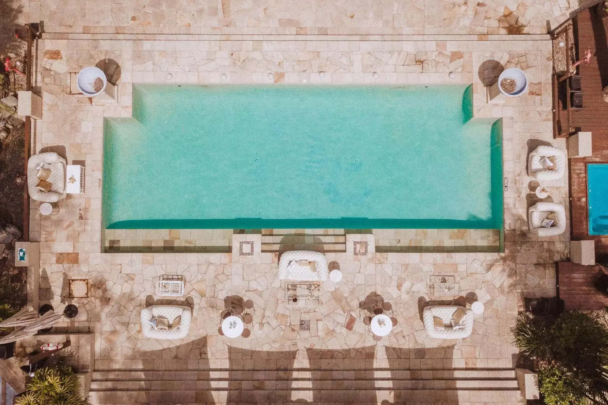 Swimming pool in Pullman Palm Cove Sea Temple Resort & Spa Swimming pool in Pullman Palm Cove Sea Temple Resort & Spa