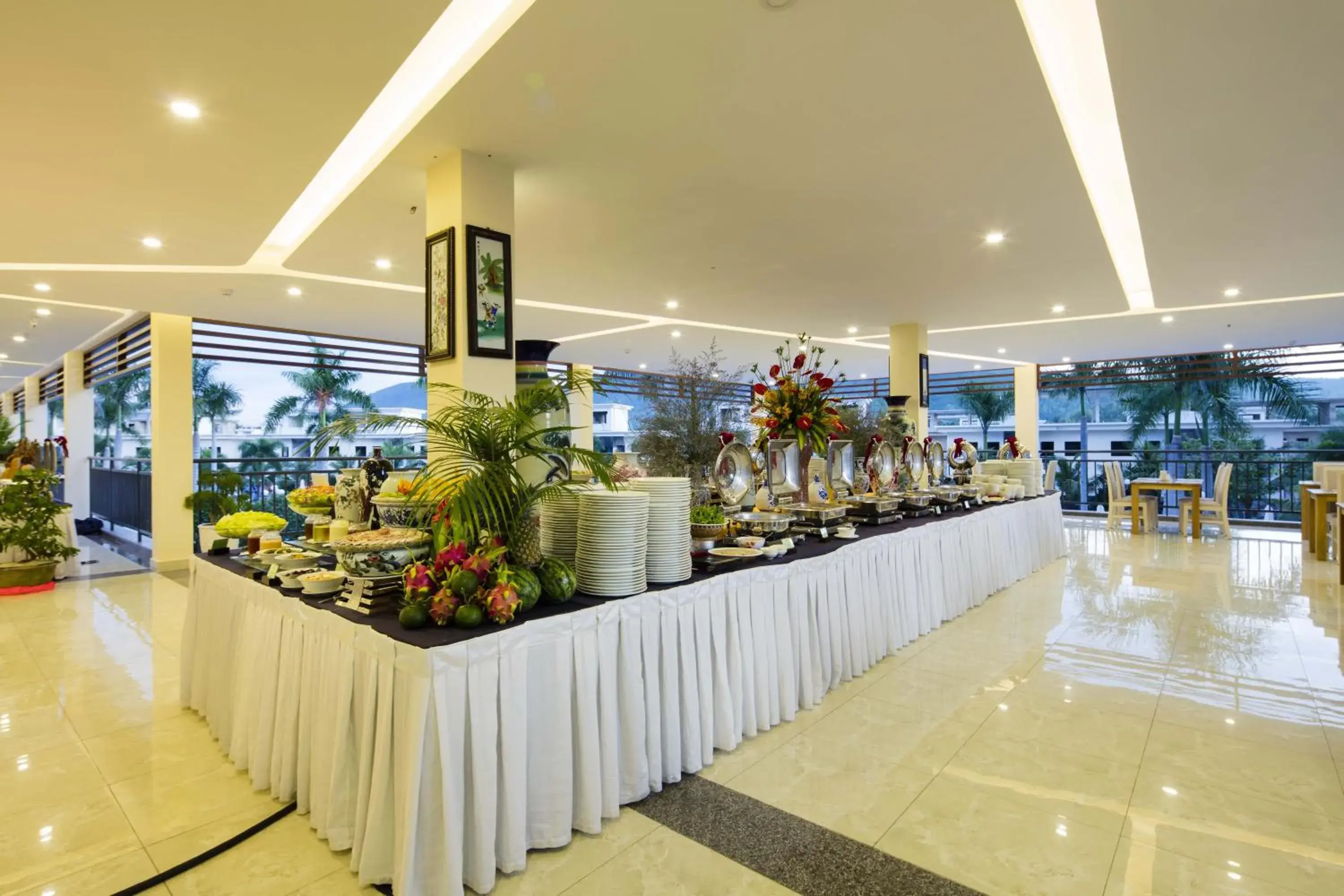 Restaurant/places to eat in Diamond Bay Condotel Resort Nha Trang