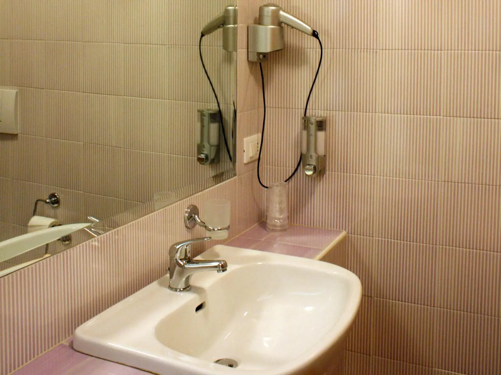 Bathroom in Cà Del Moro Resort