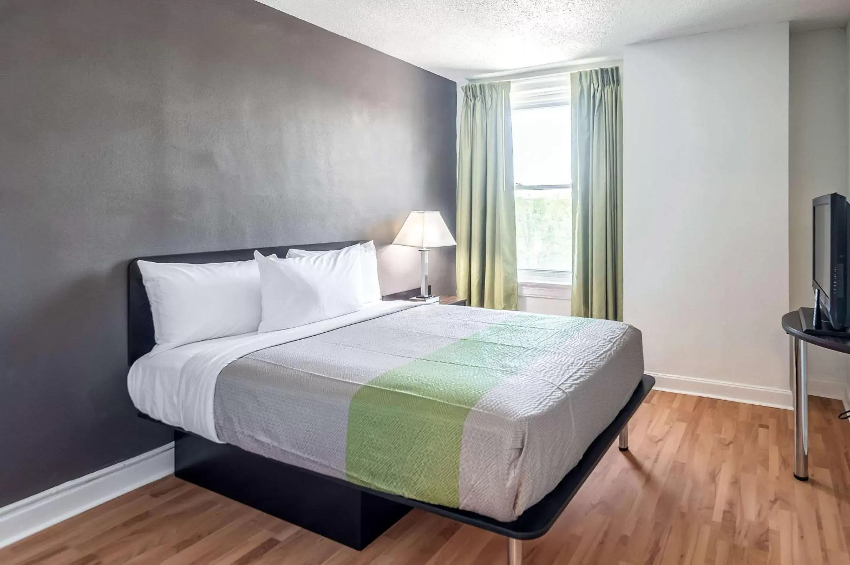 Photo of the whole room in Quality Inn & Suites Kansas City Downtown Photo of the whole room in Quality Inn & Suites Kansas City Downtown