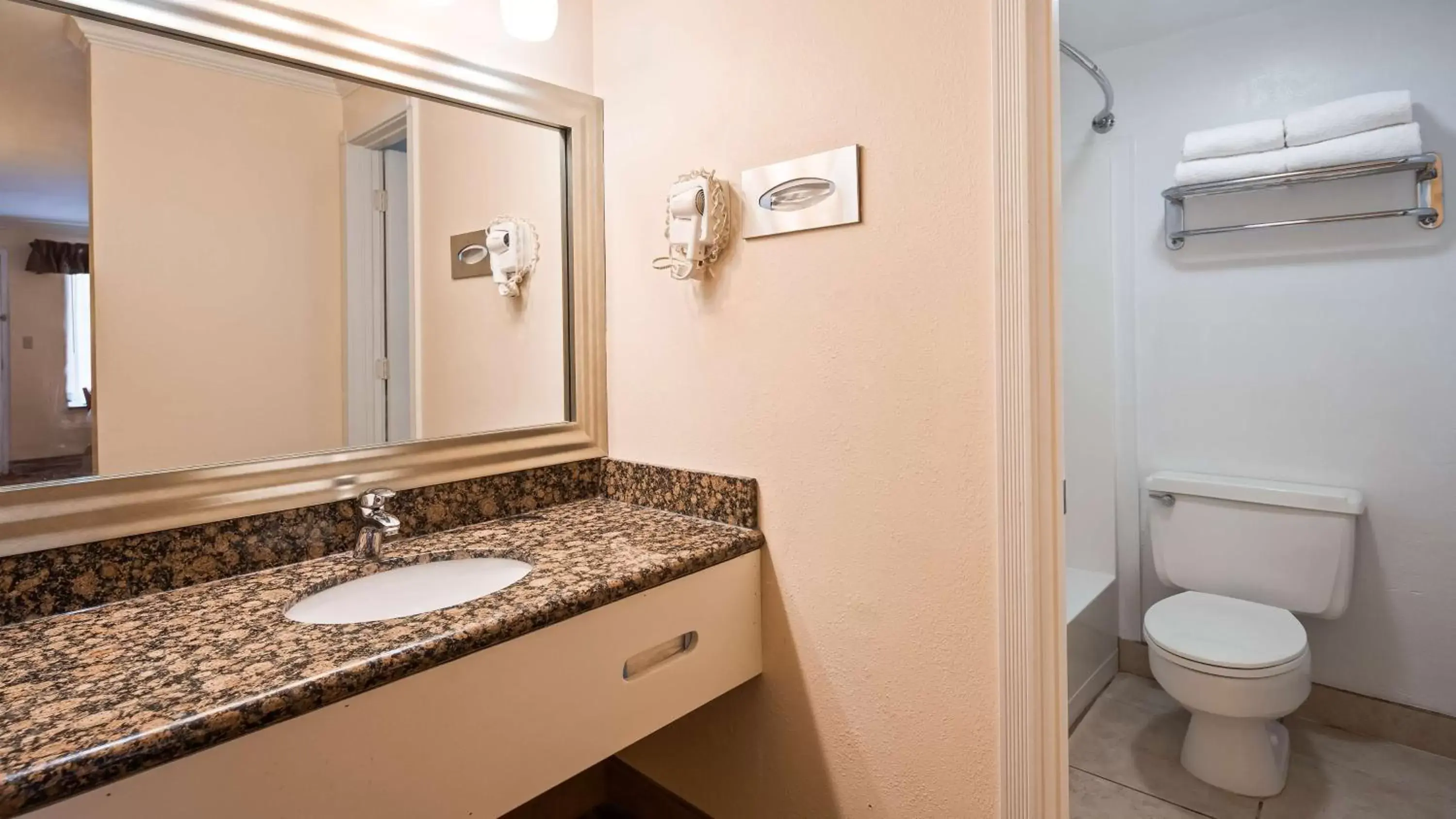 Bathroom in Sturgis Lodge and Suites