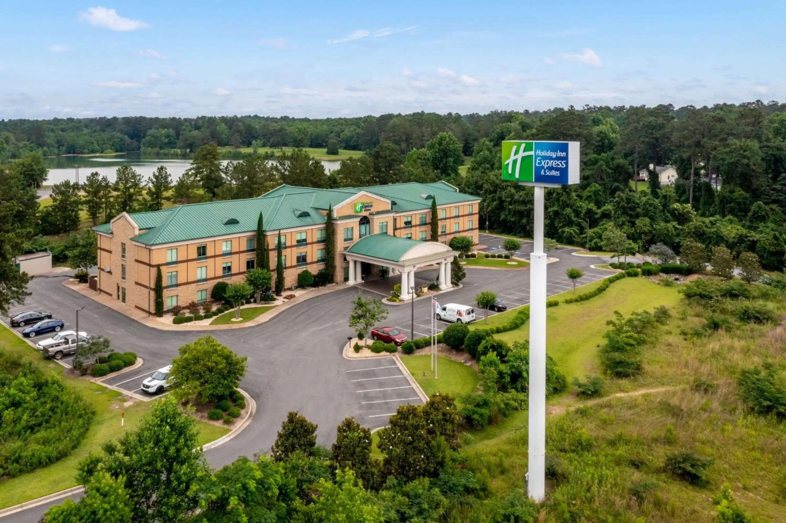 Property building, Bird's-eye View in Holiday Inn Express Hotel & Suites Macon-West, an IHG Hotel