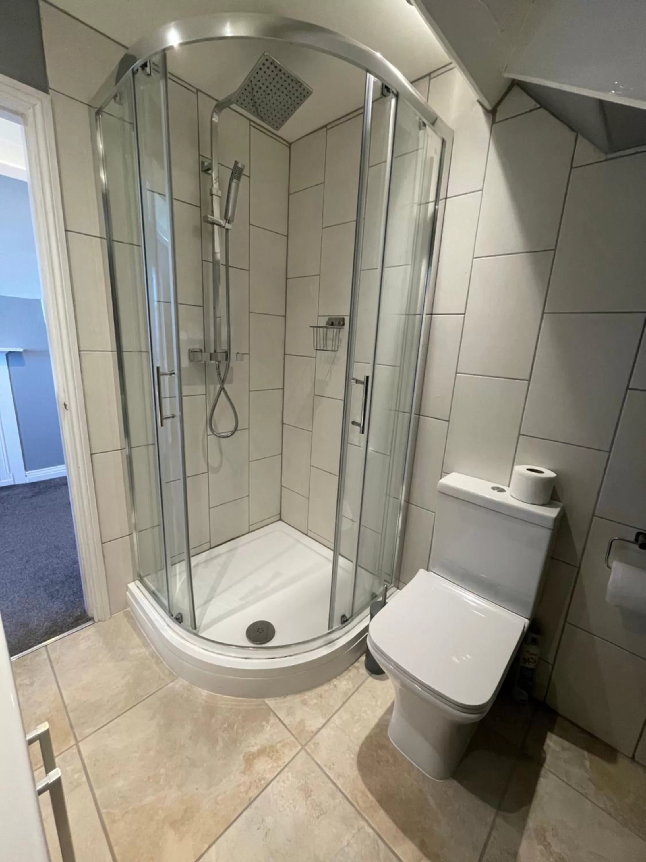 Bathroom in The Fylingdales Inn
