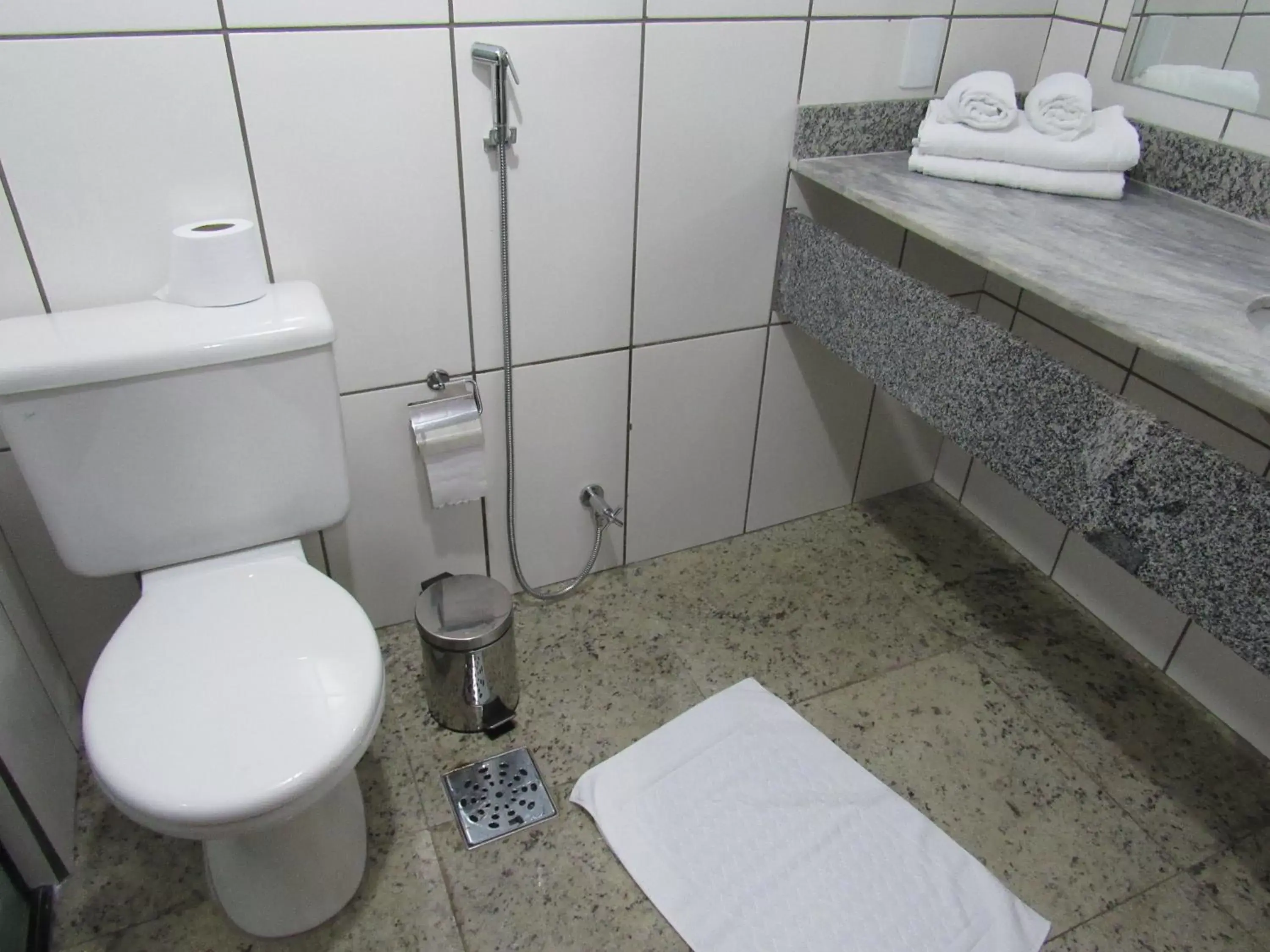 Toilet, Bathroom in Nacional Inn Campinas Trevo