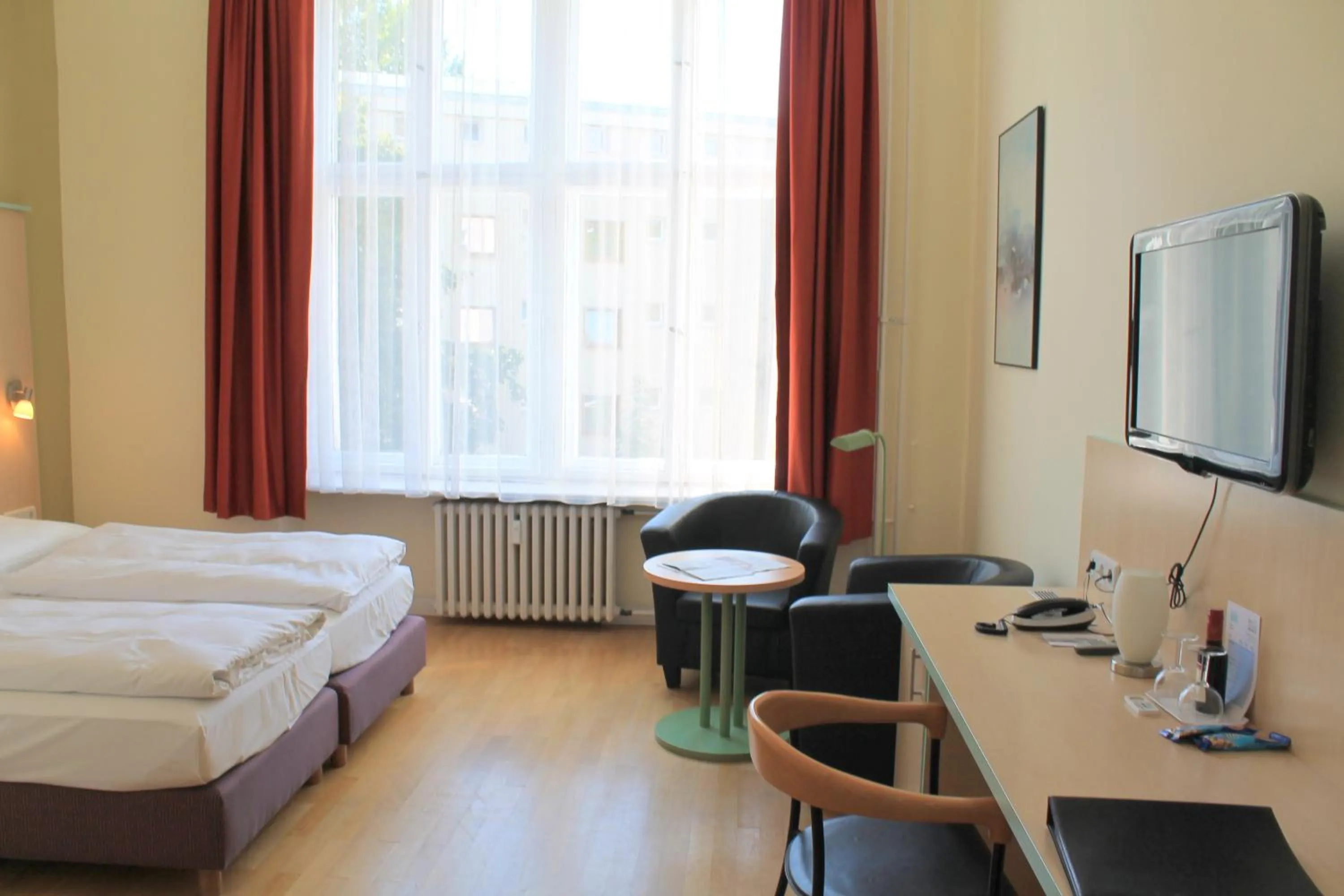 Photo of the whole room, Bed in Hotel Hansablick