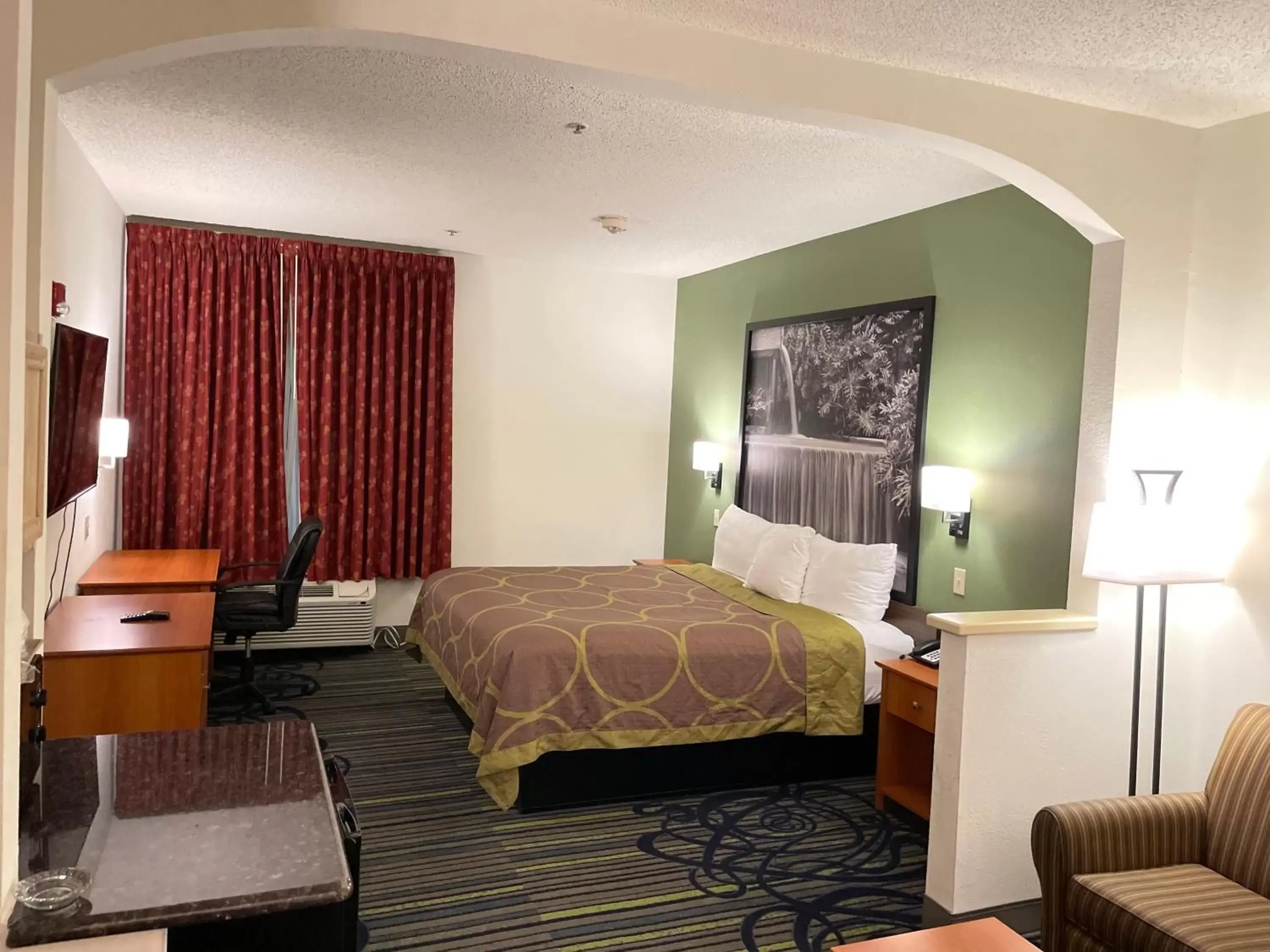 Photo of the whole room, Bed in Super 8 by Wyndham Fort Worth Downtown South