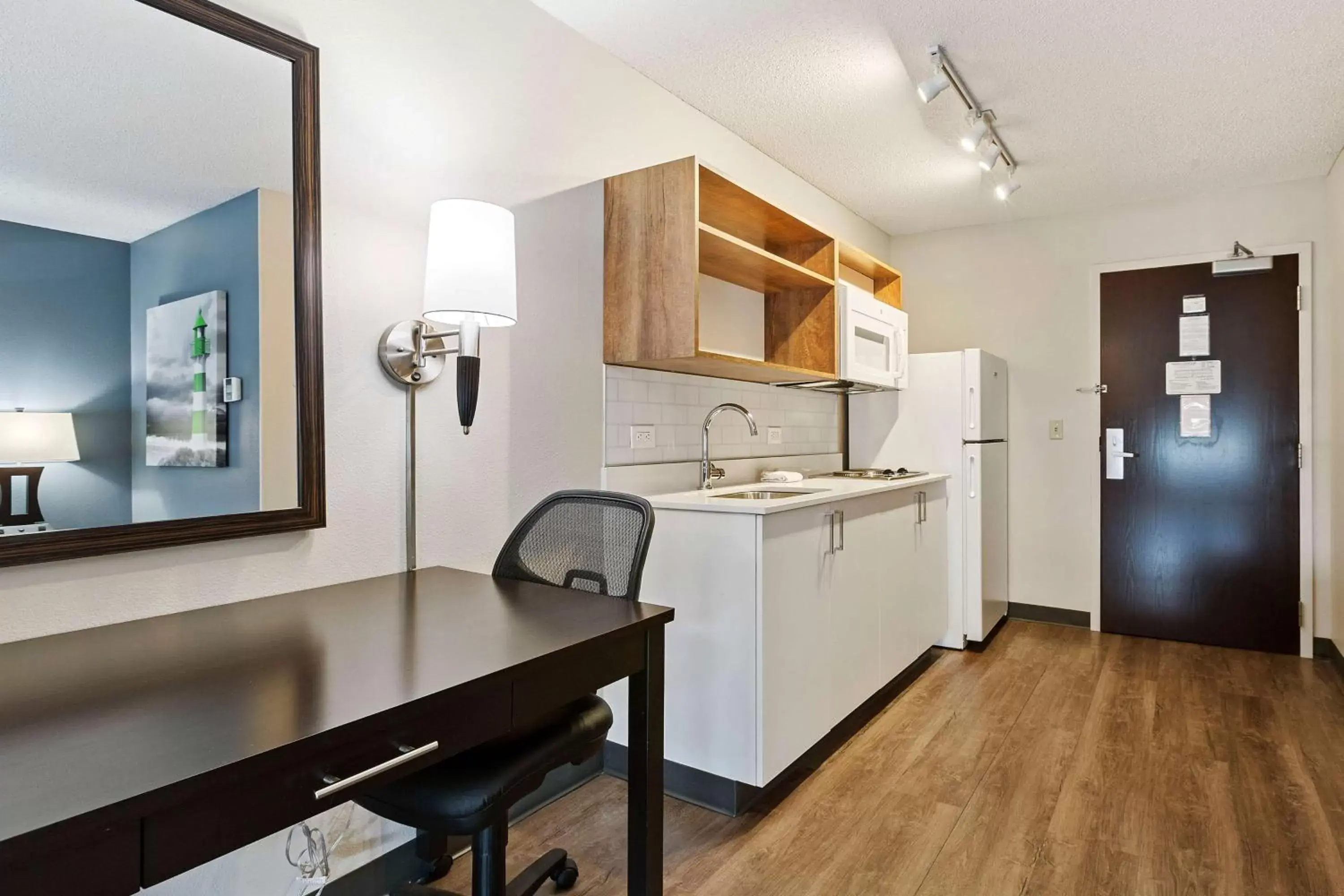 Bedroom, Kitchen/Kitchenette in Extended Stay America Suites - San Jose - Milpitas - McCarthy Ranch