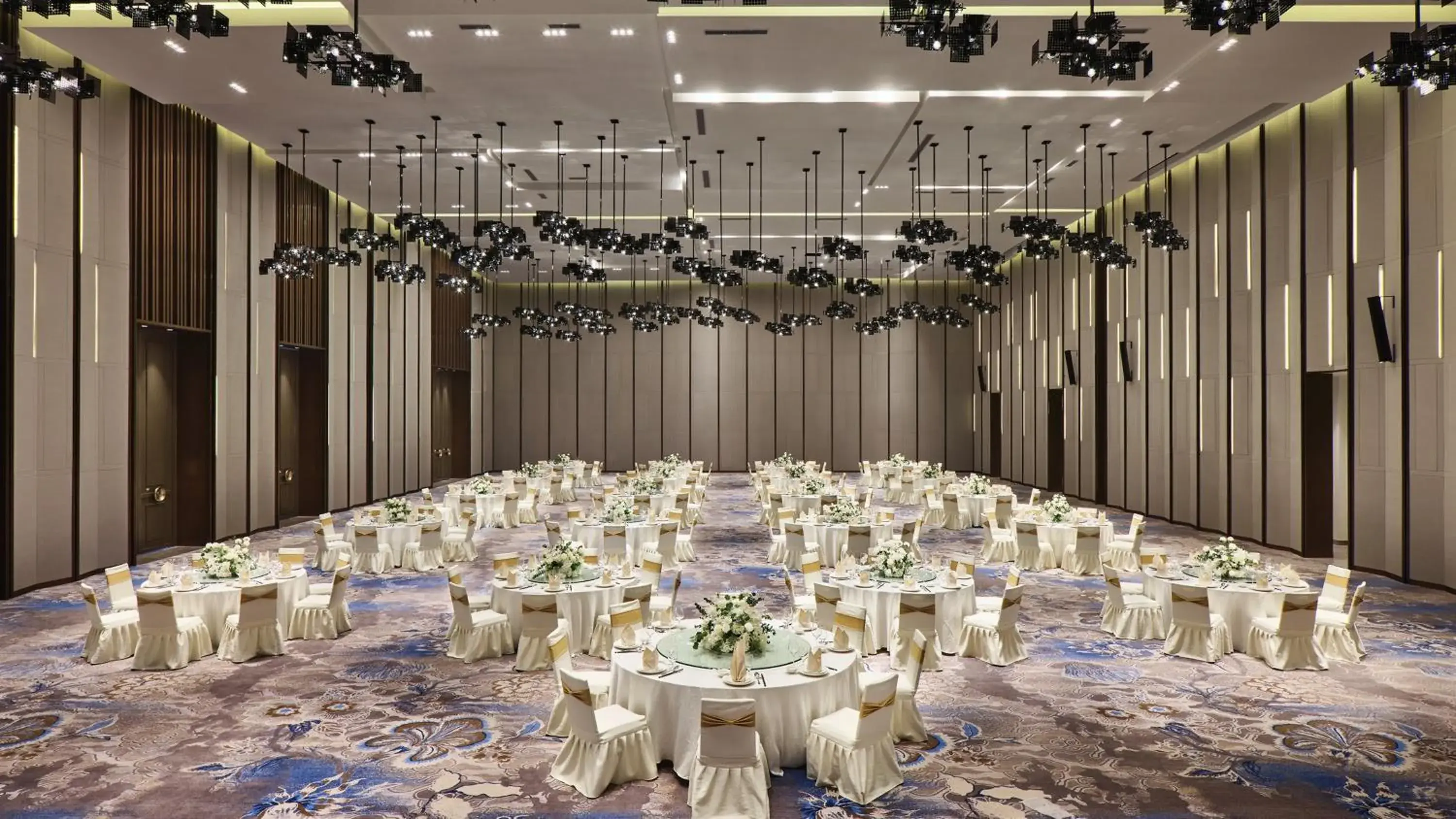 Banquet/Function facilities, Banquet Facilities in Crowne Plaza Wuhan Development Zone, an IHG Hotel