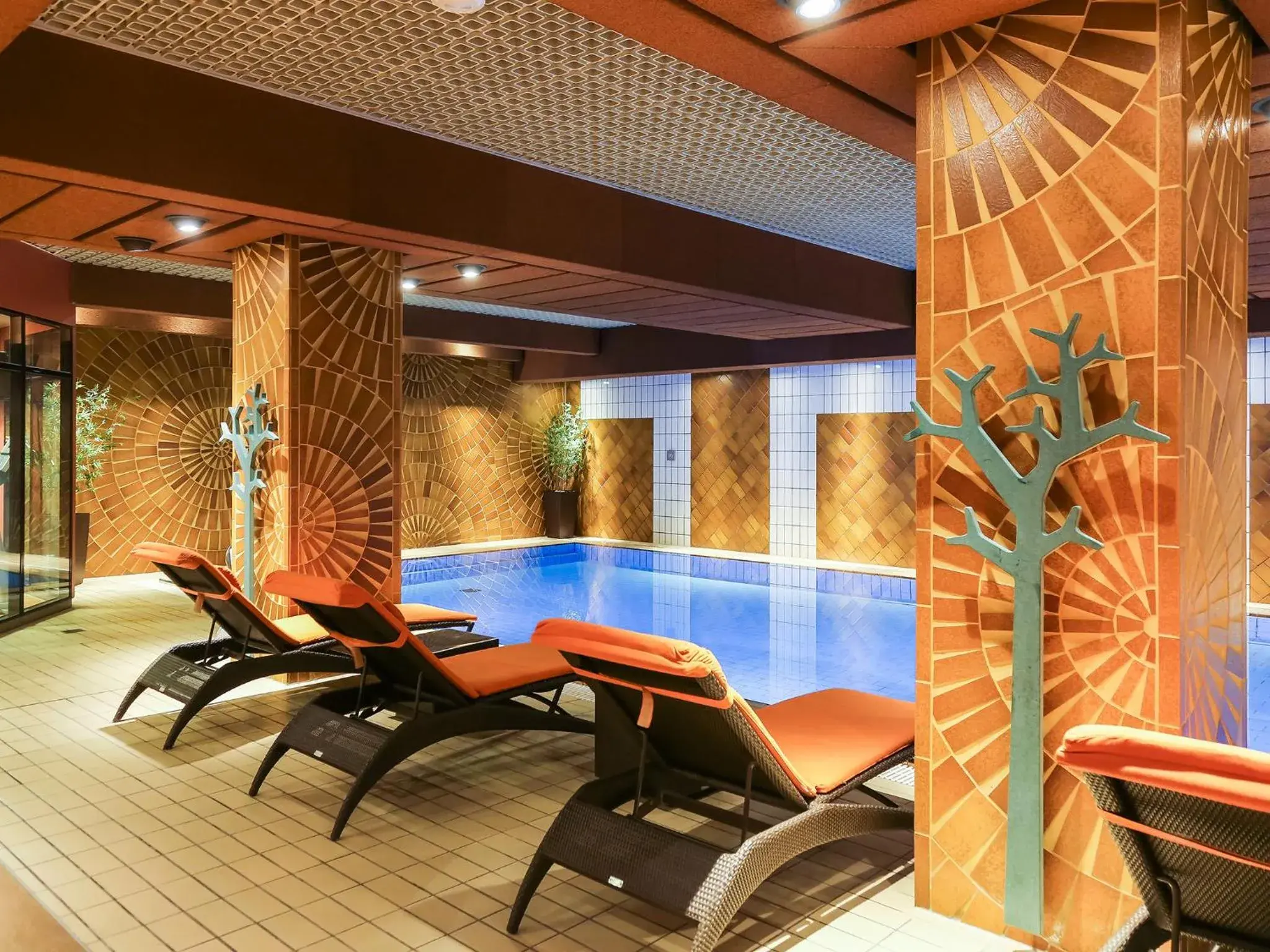 Spa and wellness centre/facilities, Lounge/Bar in Hotel Le Royal