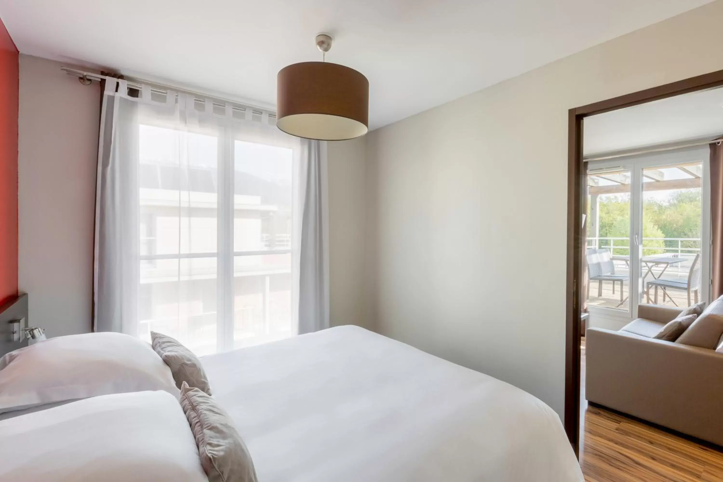 Balcony/Terrace, Bed in Best Western Park Hotel Geneve-Thoiry