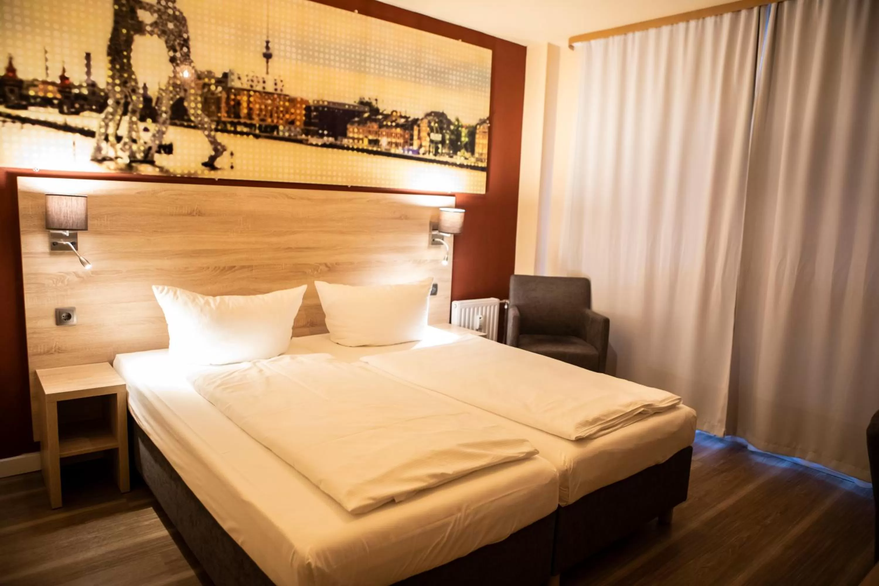 Bedroom, Bed in BlnCty Hotel