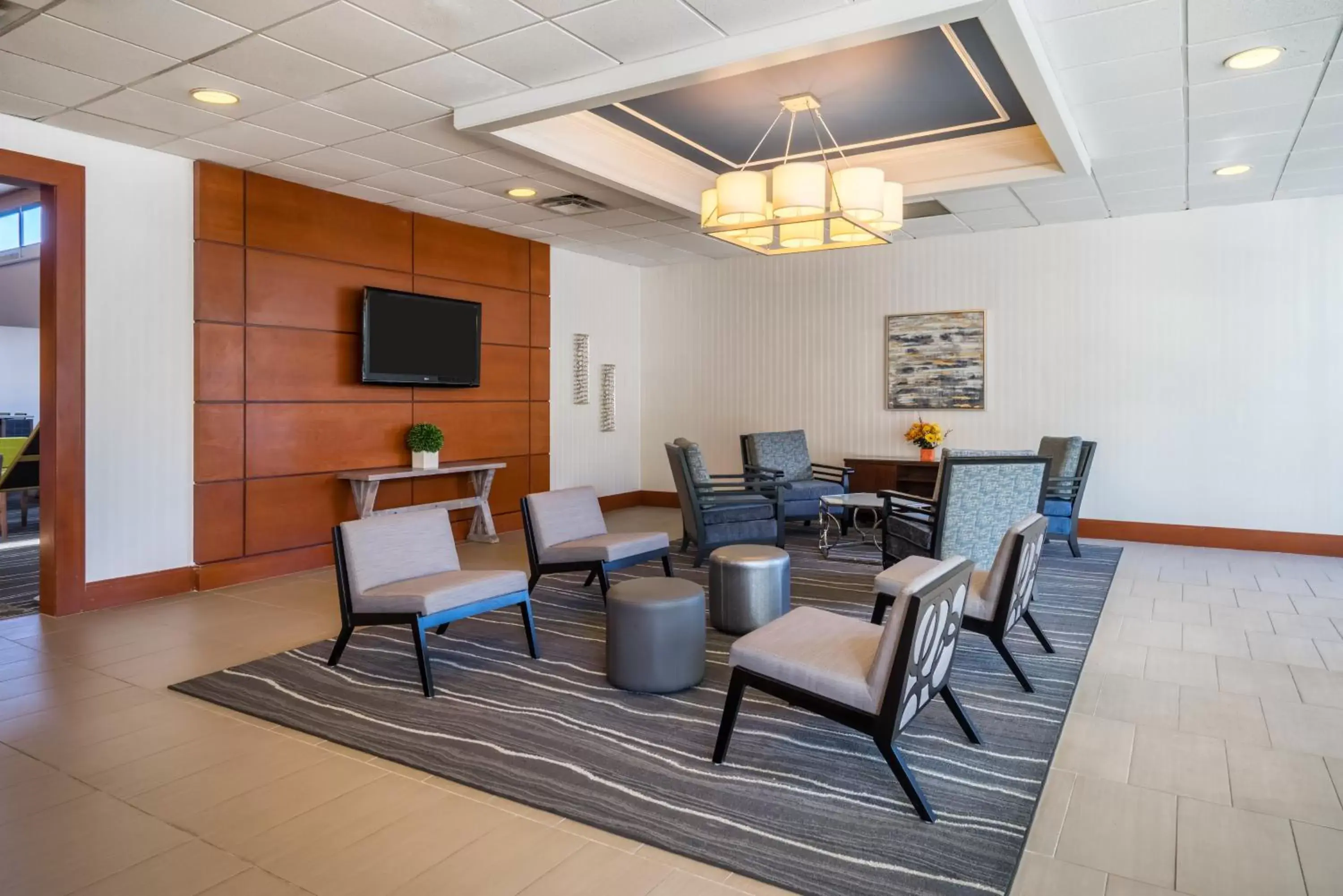 Lobby or reception in enVision Hotel & Conference Center Mansfield-Foxboro