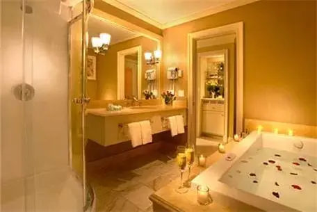 Bathroom in Copper Beech Inn