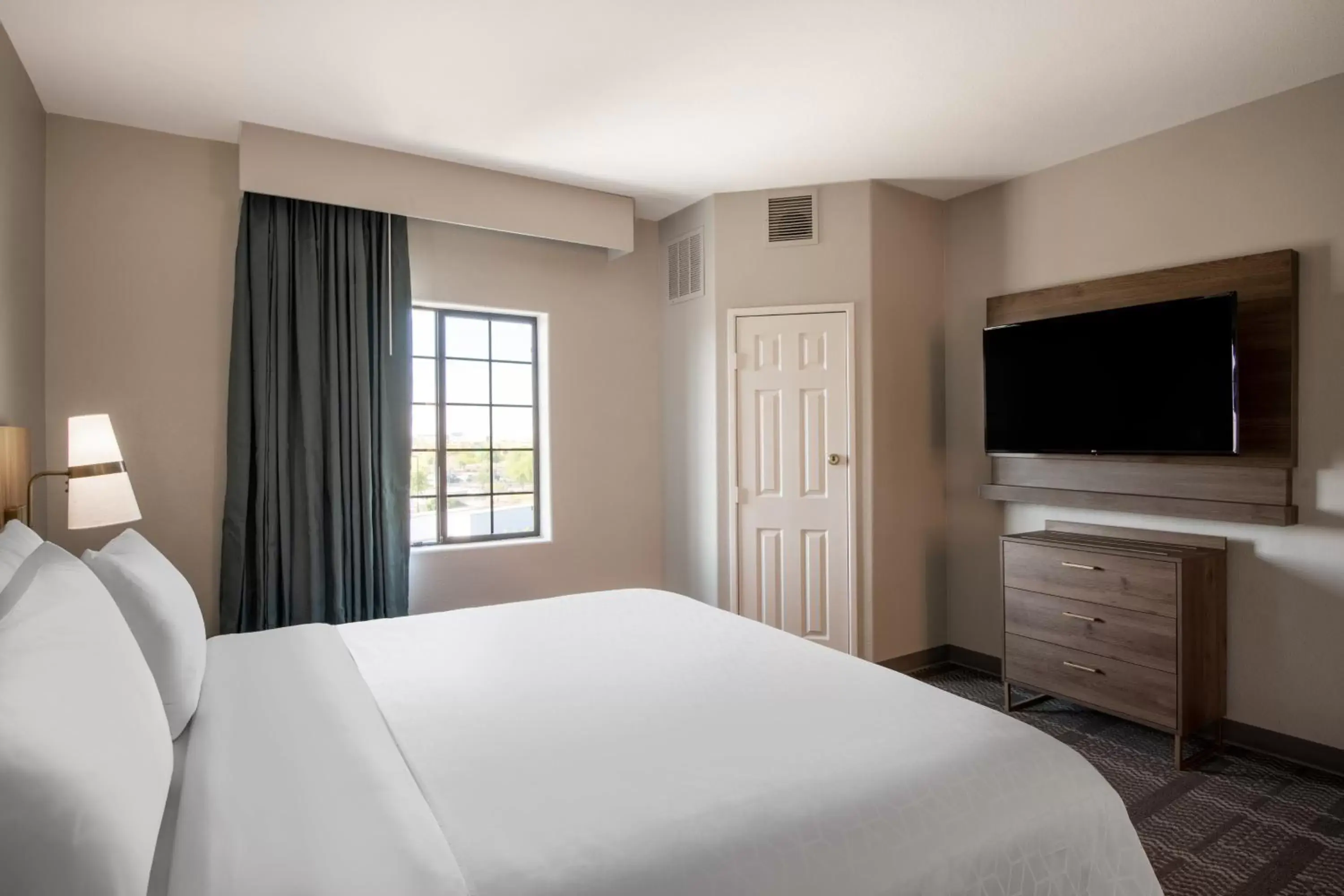 Photo of the whole room in Staybridge Suites Phoenix-Glendale