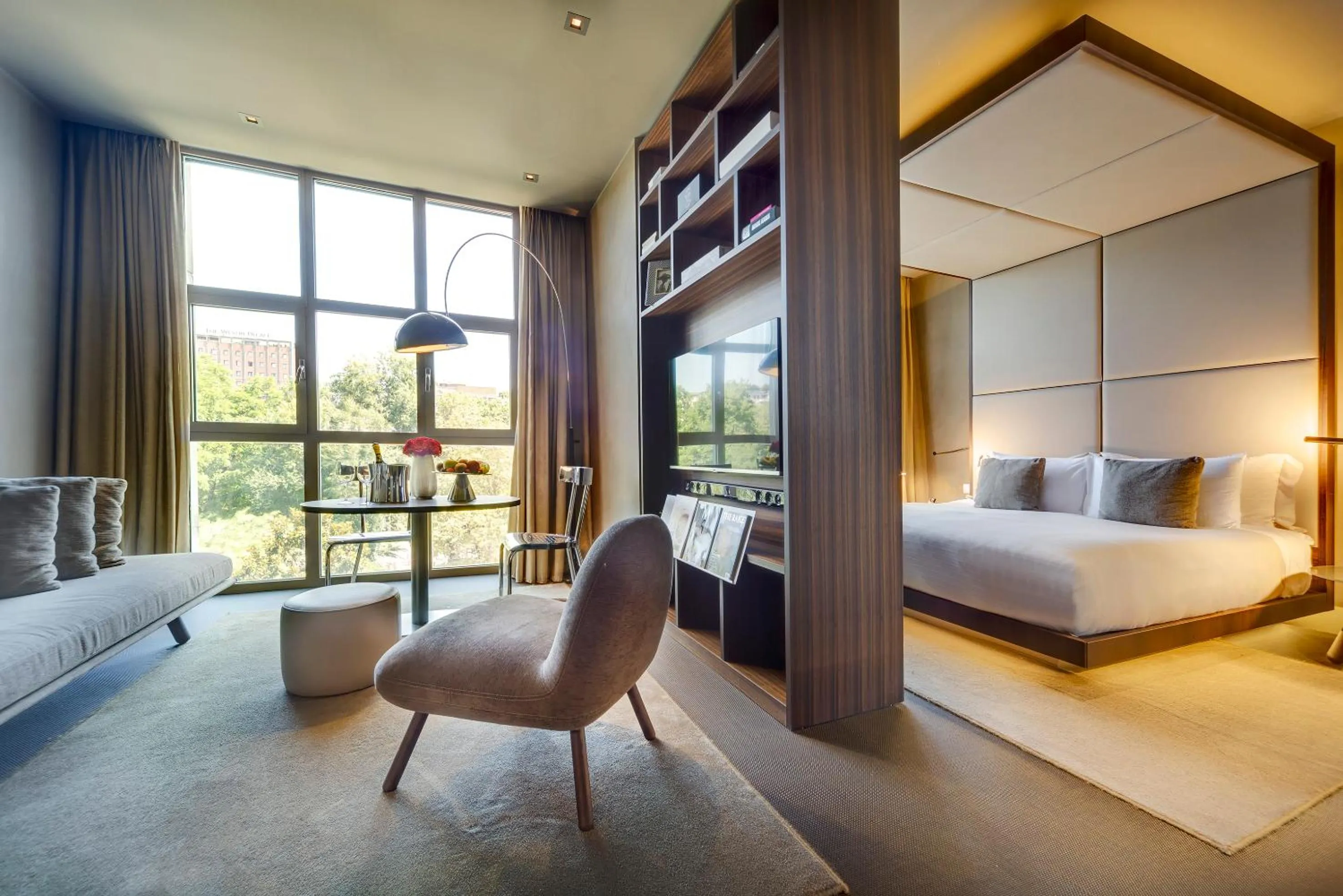 View (from property/room), Bed in ME Milan Il Duca