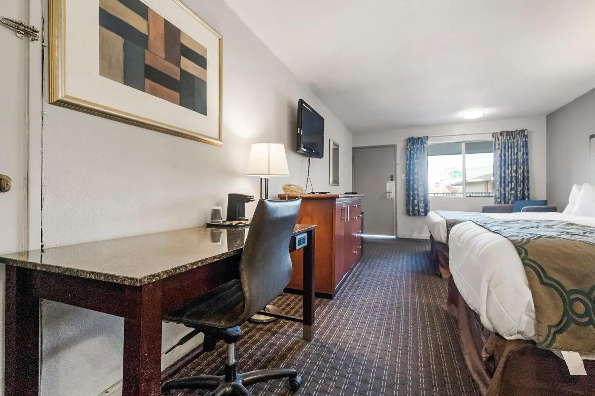 Bedroom, Bed in Heritage Inn Express Hayward Bedroom, Bed in Heritage Inn Express Hayward