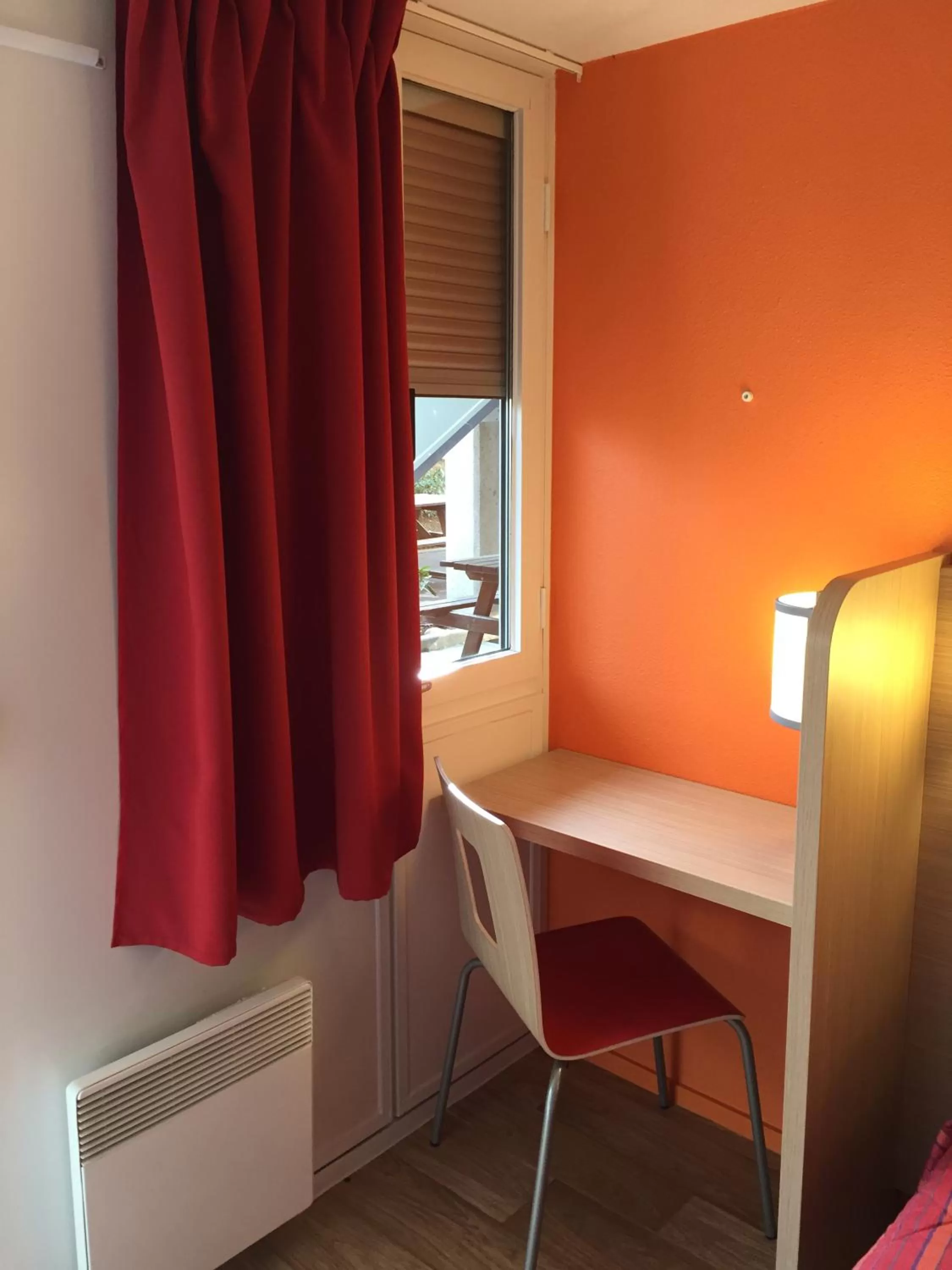 Photo of the whole room in Premiere Classe Montpellier Ouest - St Jean De Vedas